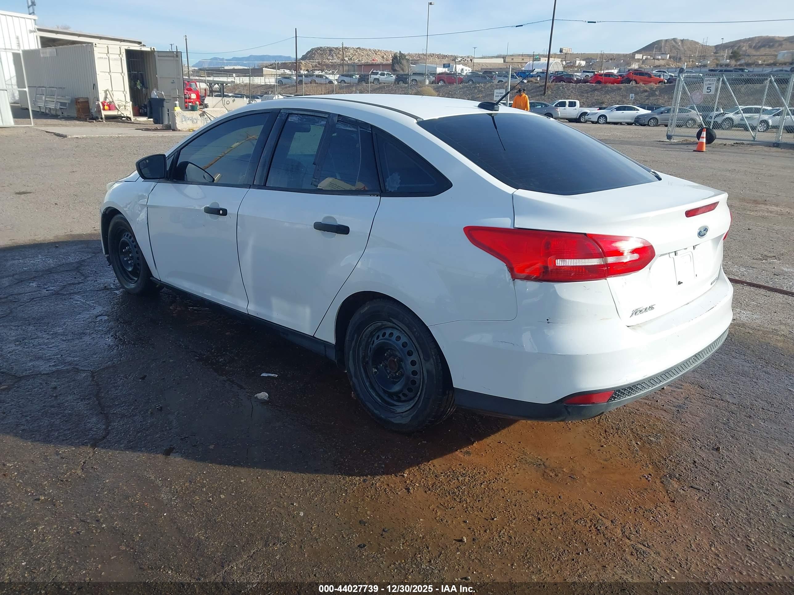 FORD FOCUS image 3