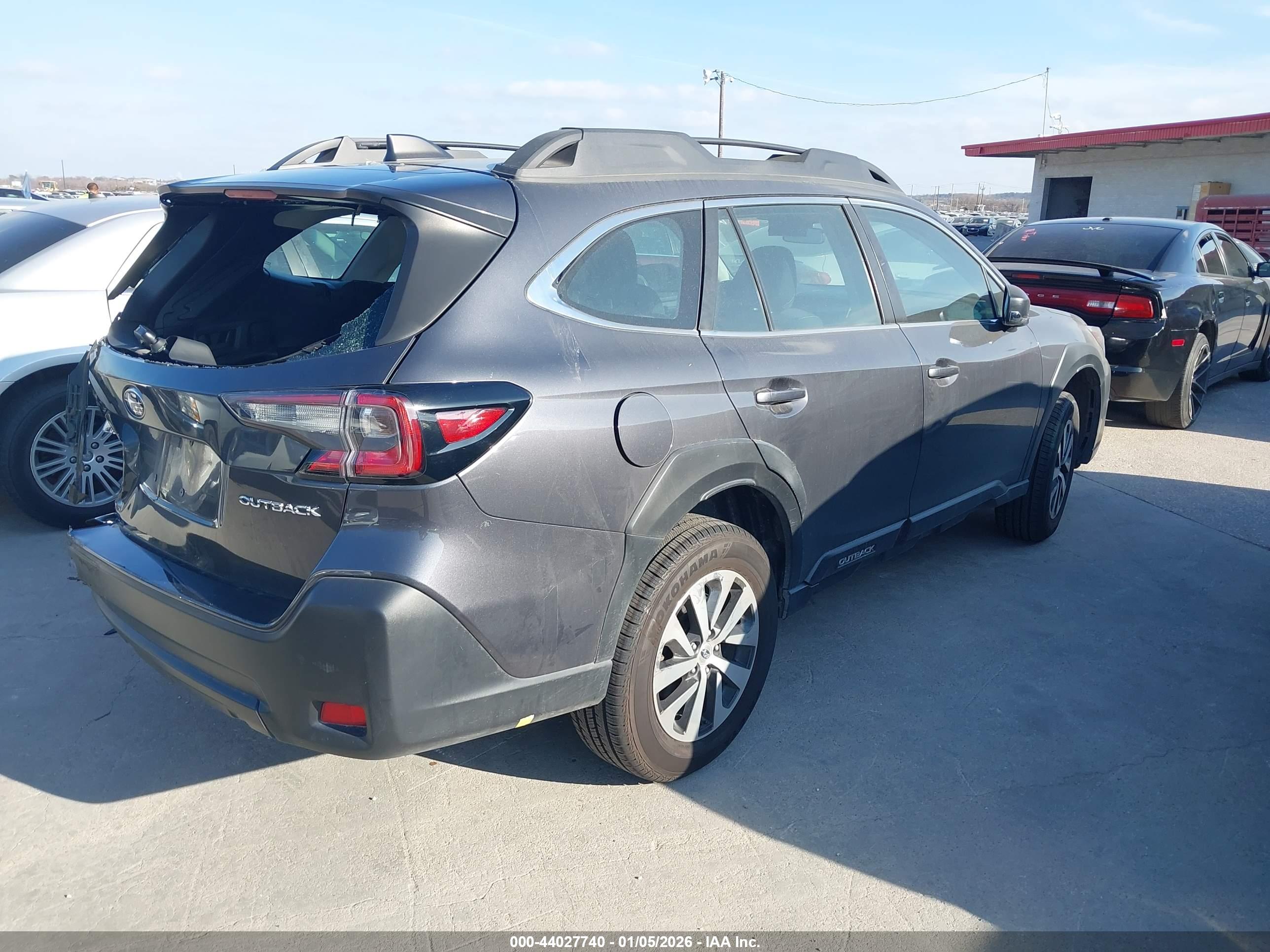 SUBARU OUTBACK image 4