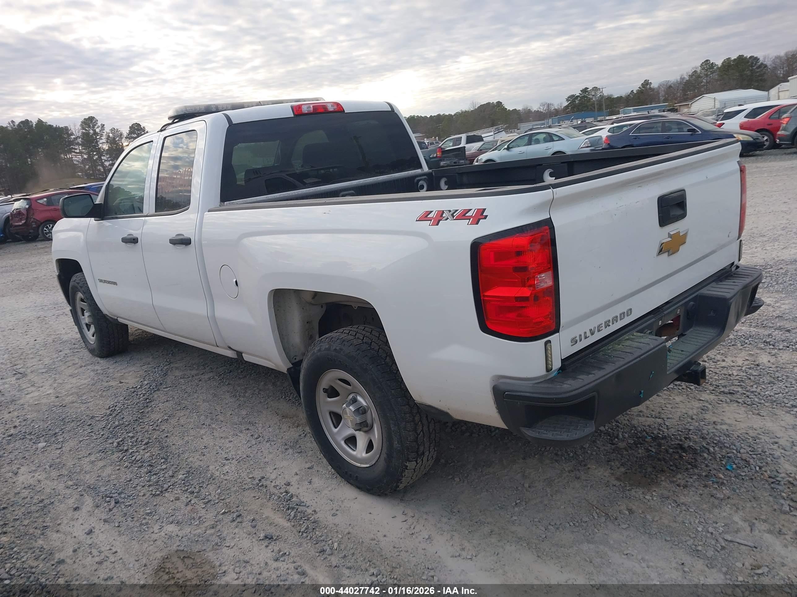 CHEVROLET SILVERADO image 3