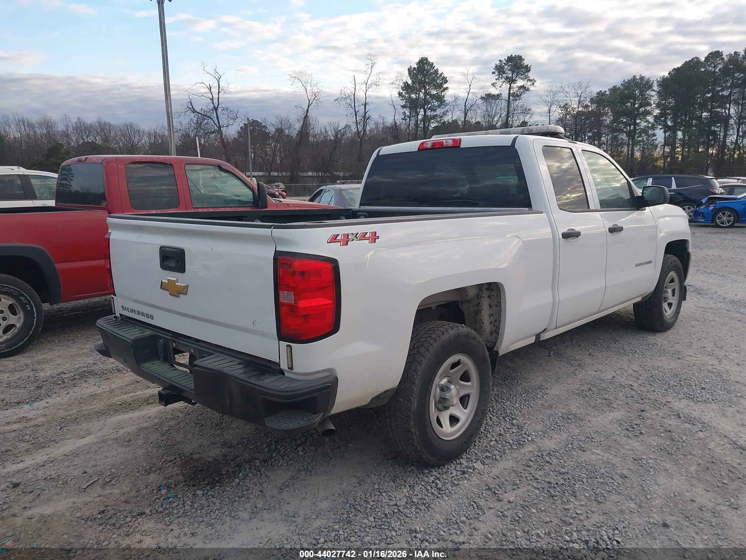 CHEVROLET SILVERADO image 4