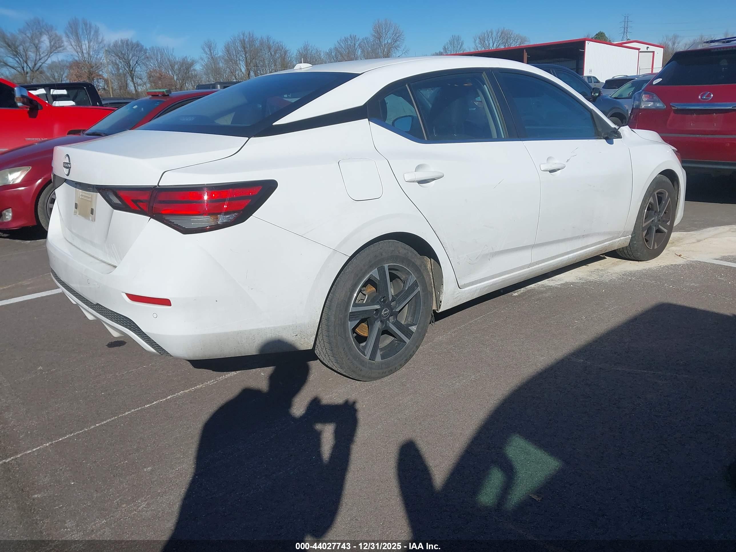 NISSAN SENTRA image 4