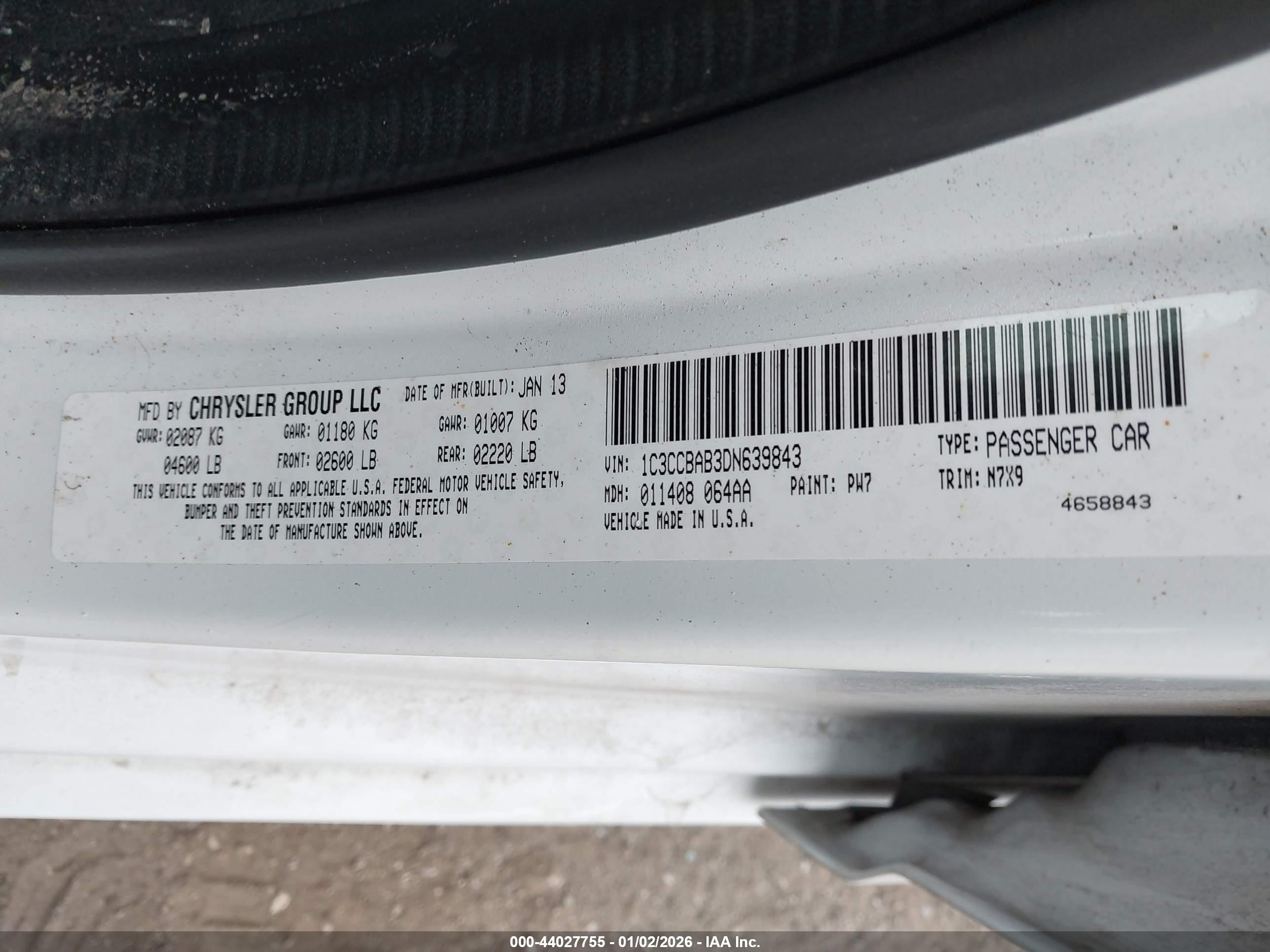 CHRYSLER 200 image 9