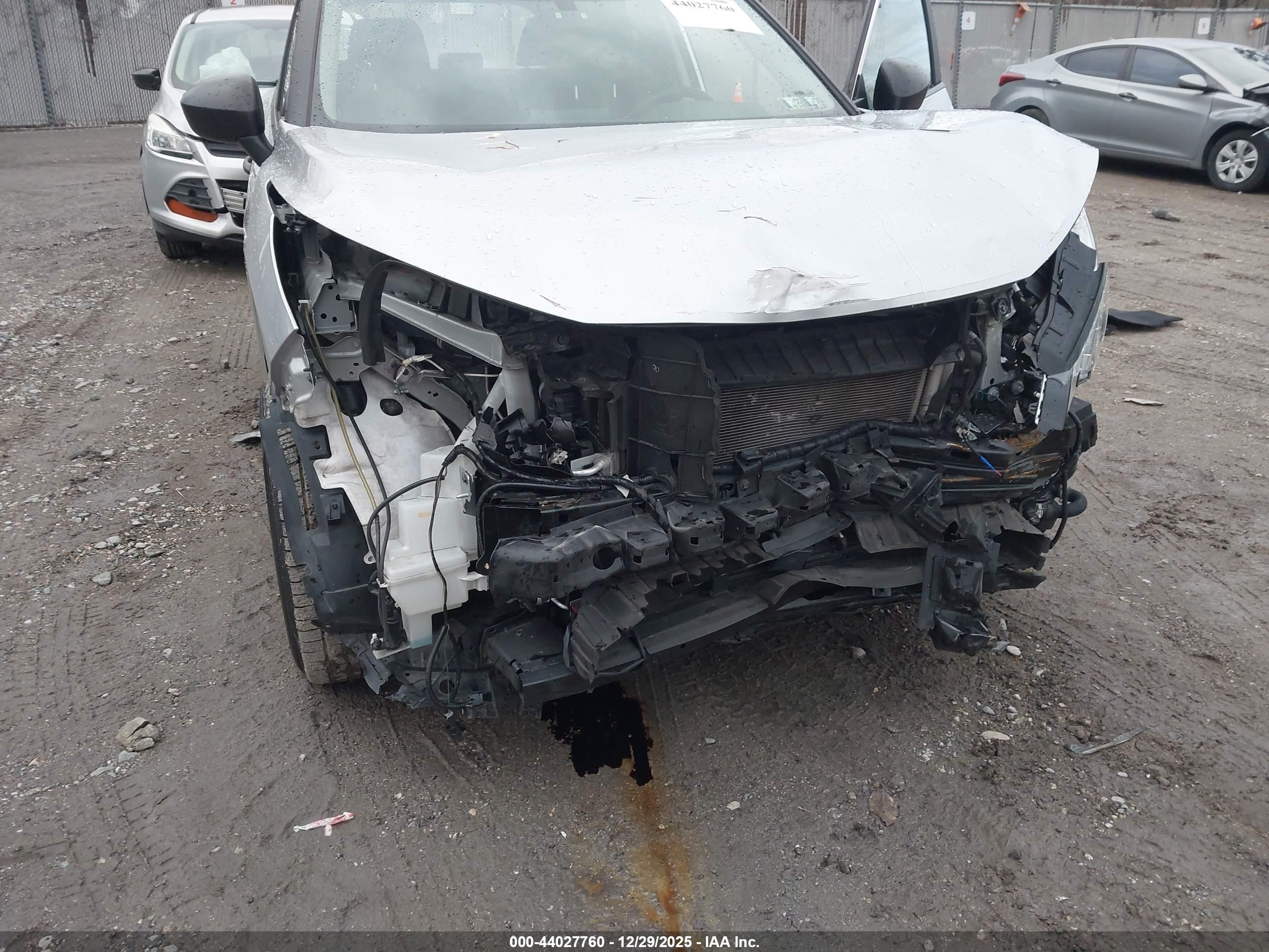 NISSAN ROGUE image 6