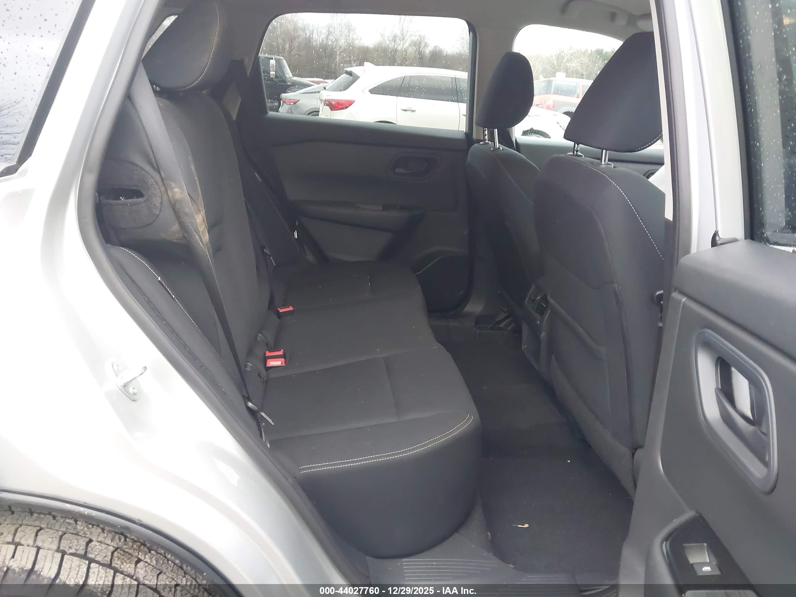 NISSAN ROGUE image 8