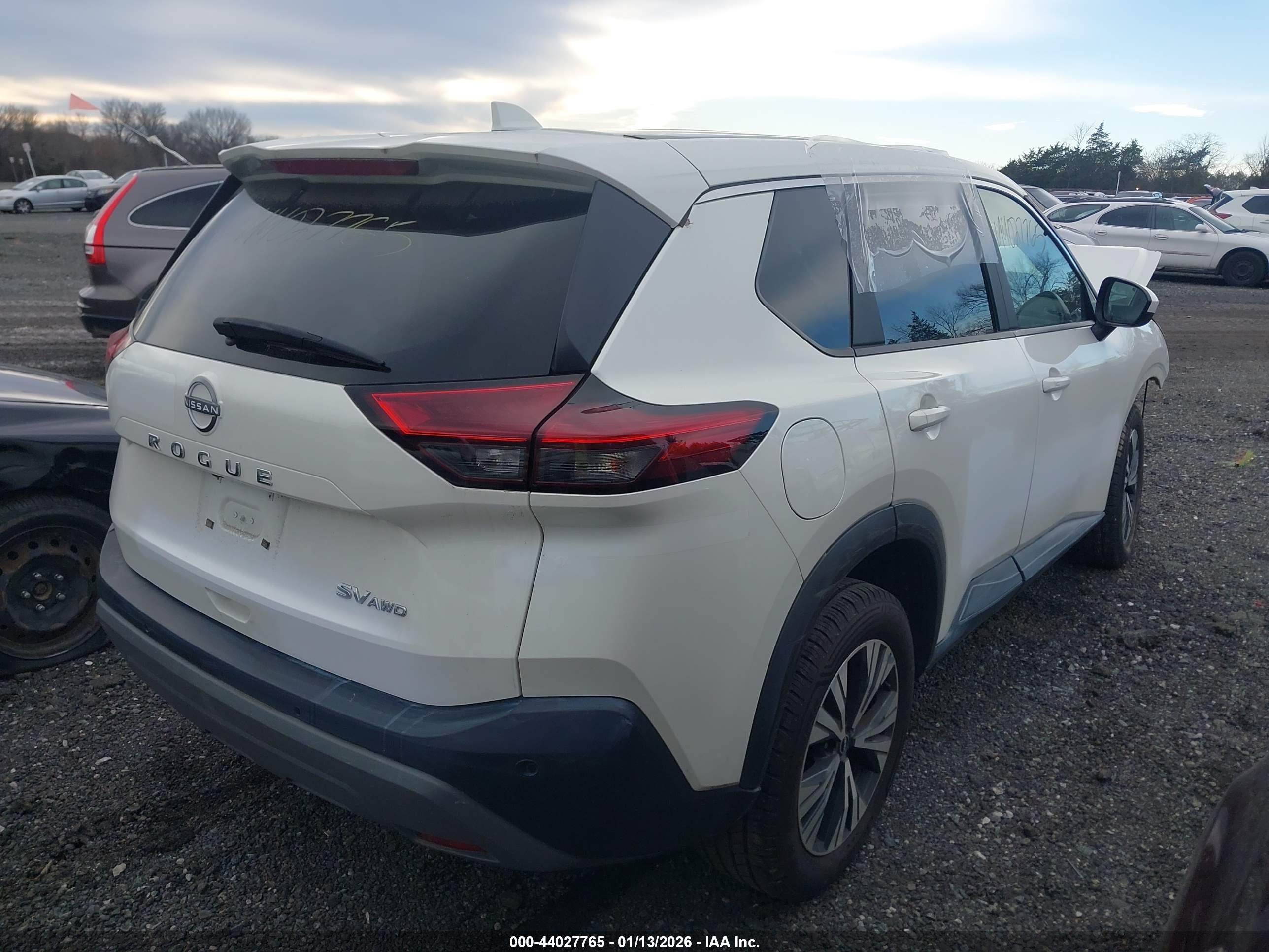 NISSAN ROGUE image 4
