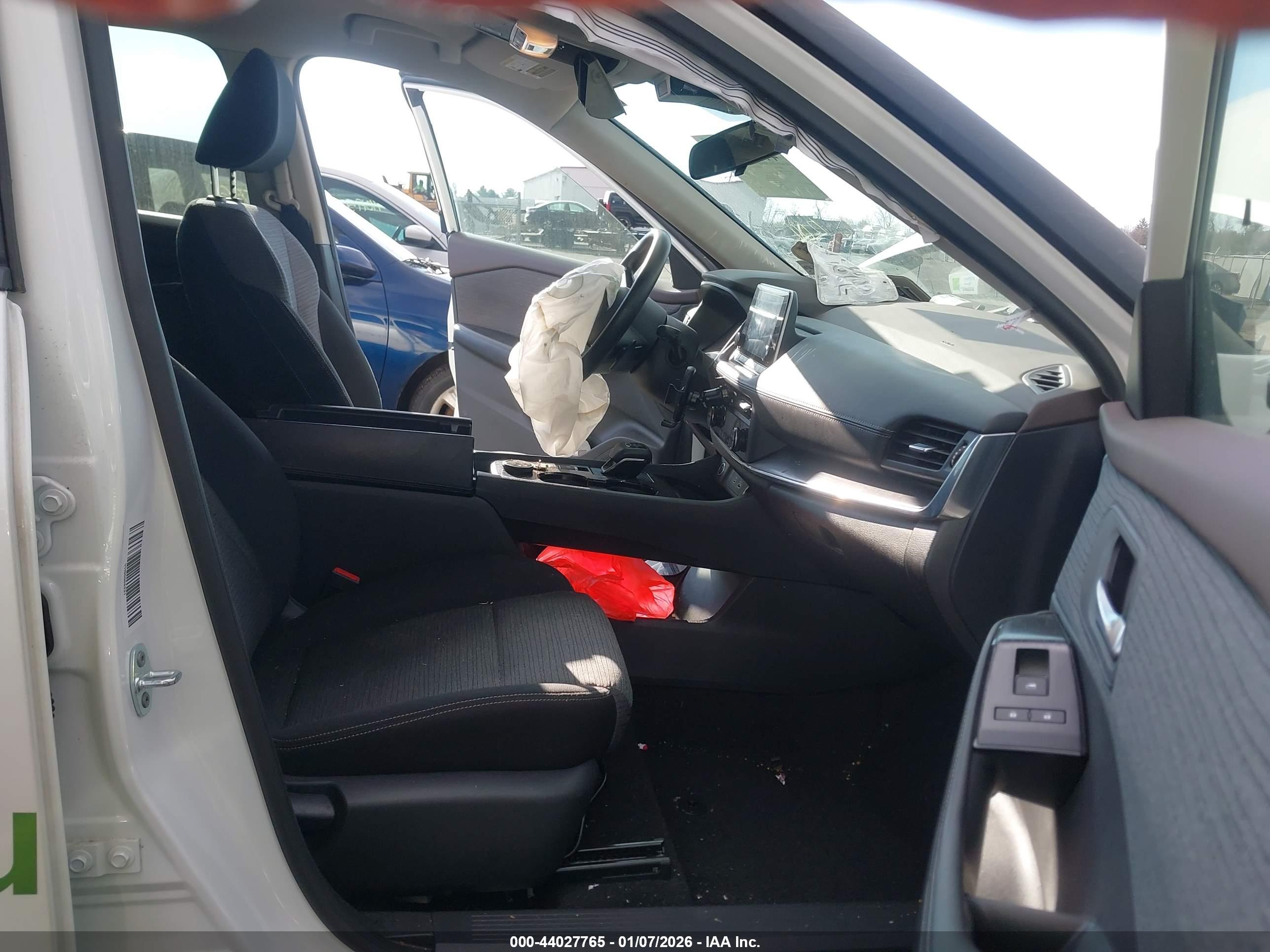 NISSAN ROGUE image 5