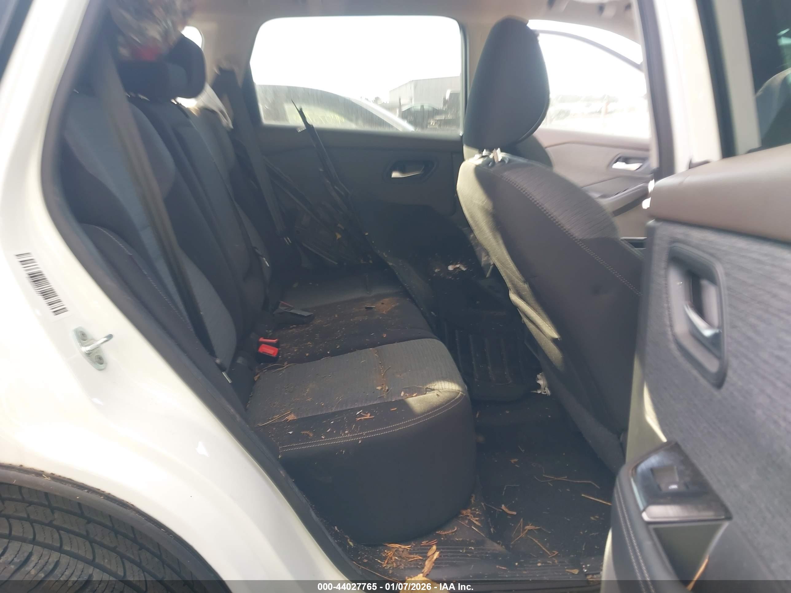 NISSAN ROGUE image 8