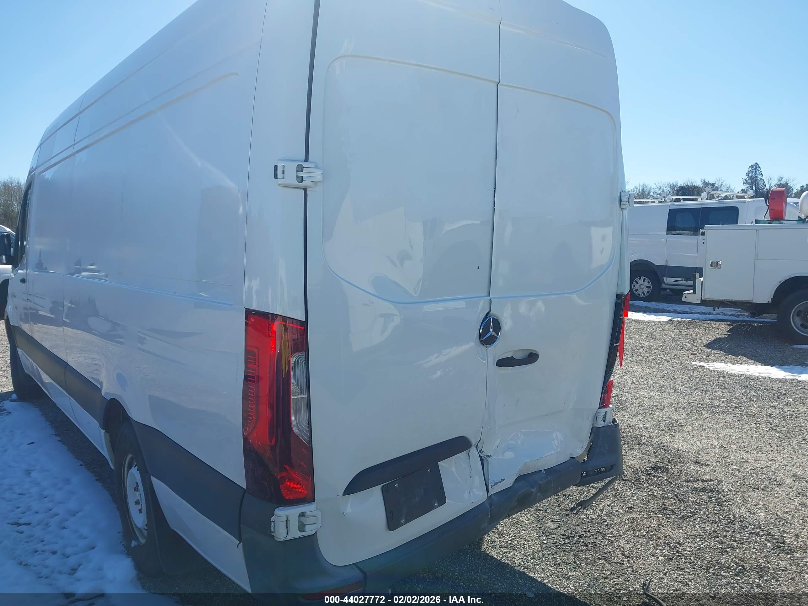 MERCEDES-BENZ SPRINTER image 3