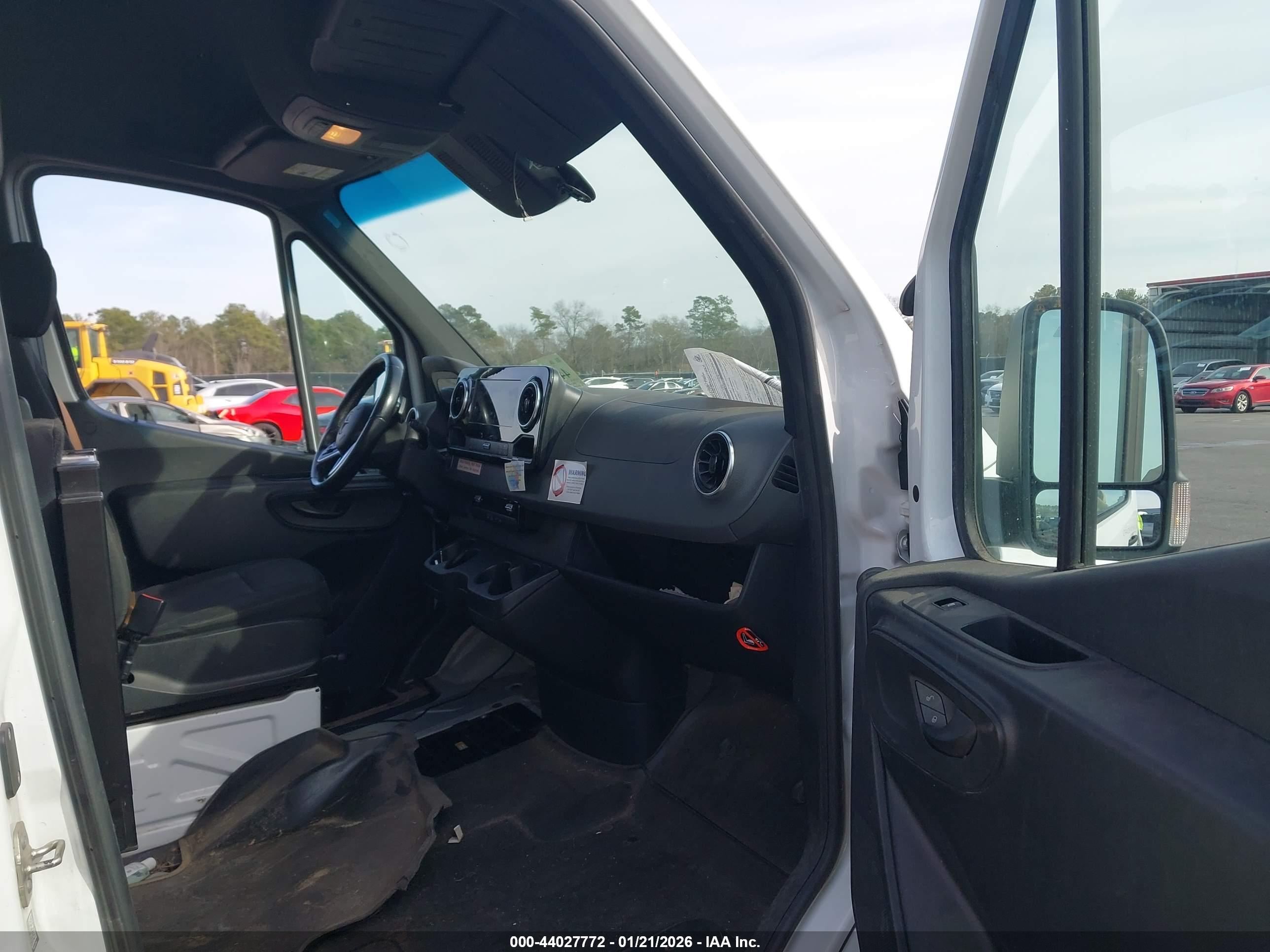 MERCEDES-BENZ SPRINTER image 5