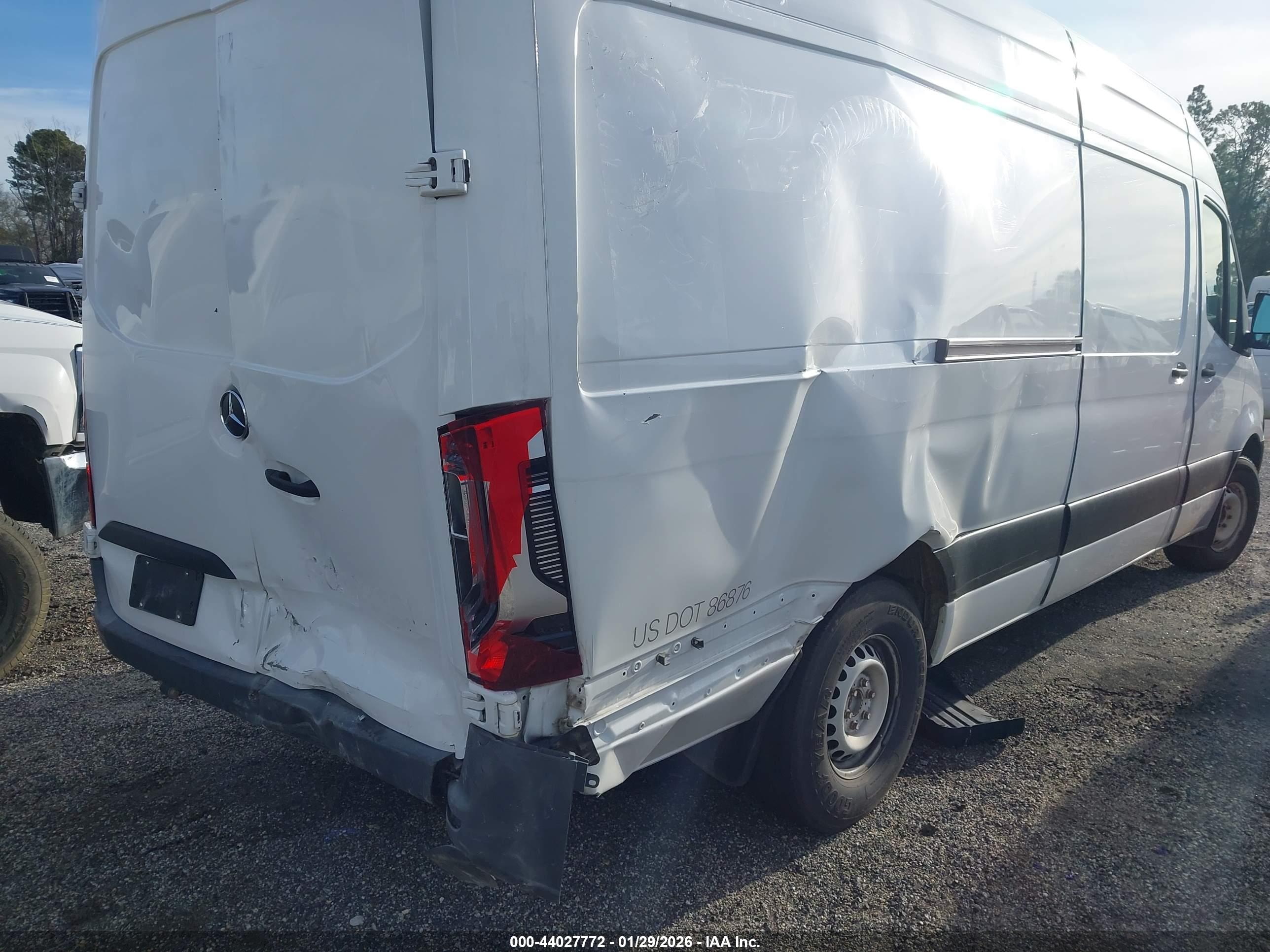 MERCEDES-BENZ SPRINTER image 6
