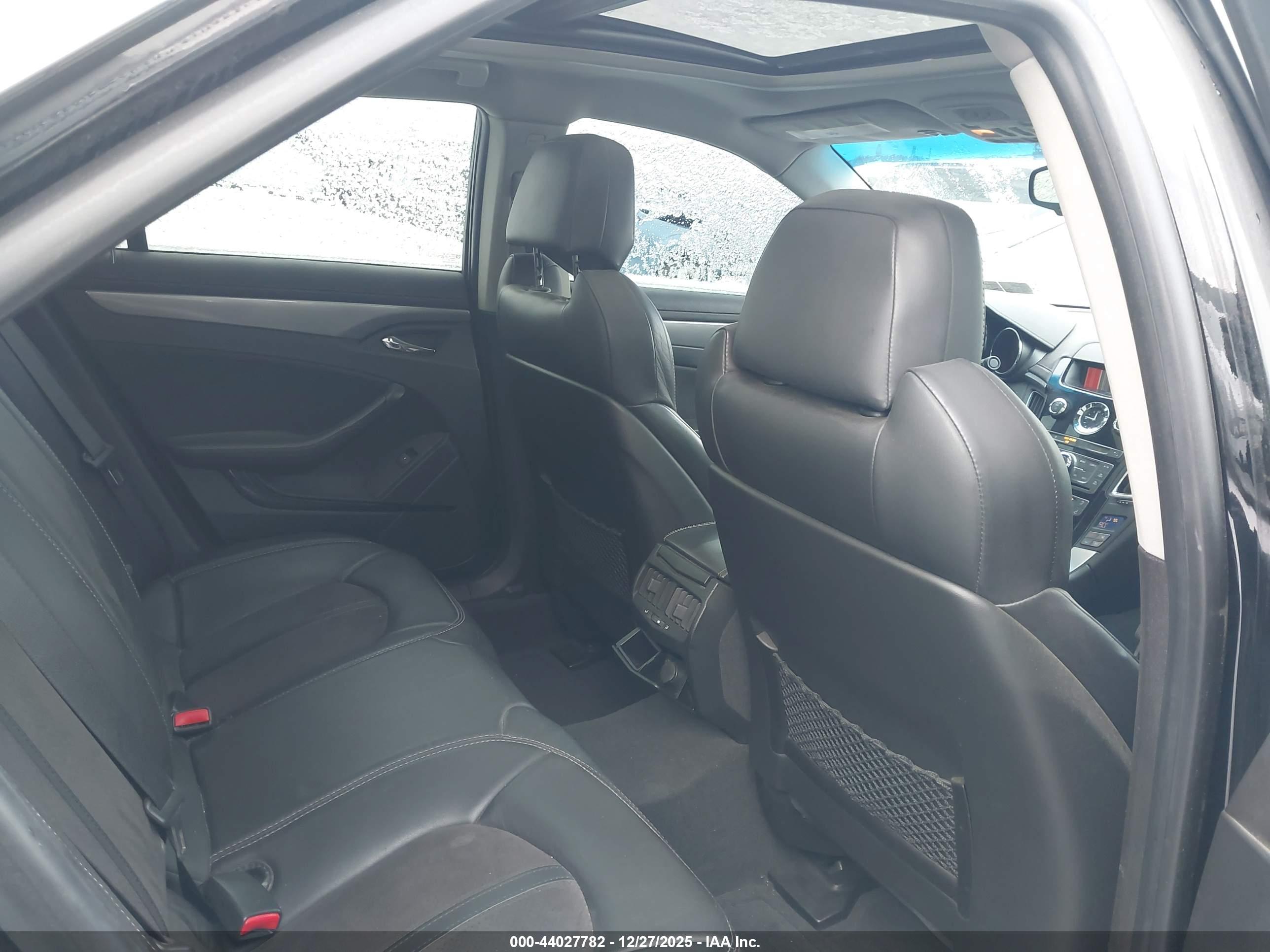 CADILLAC CTS-V image 8