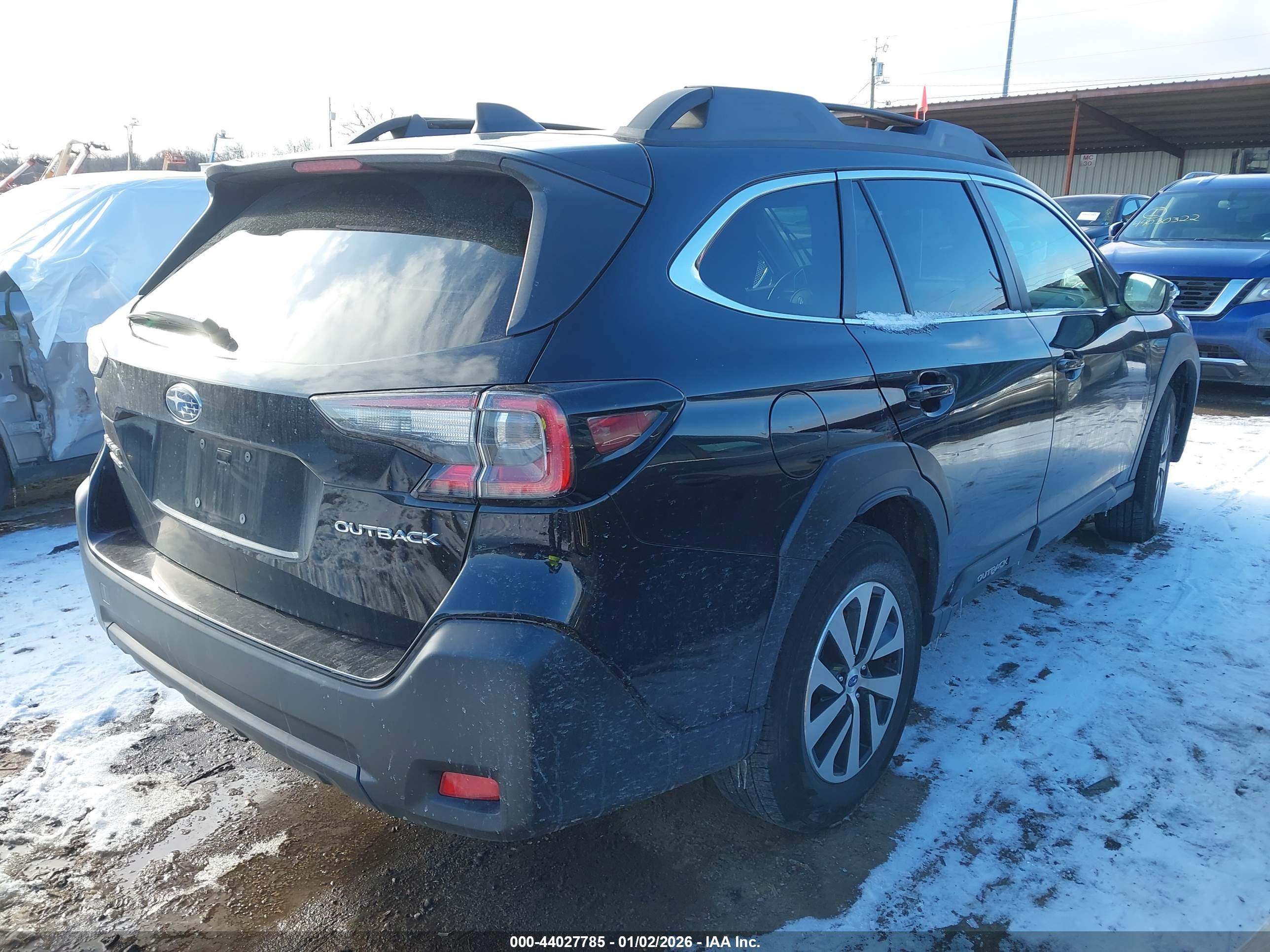 SUBARU OUTBACK image 4