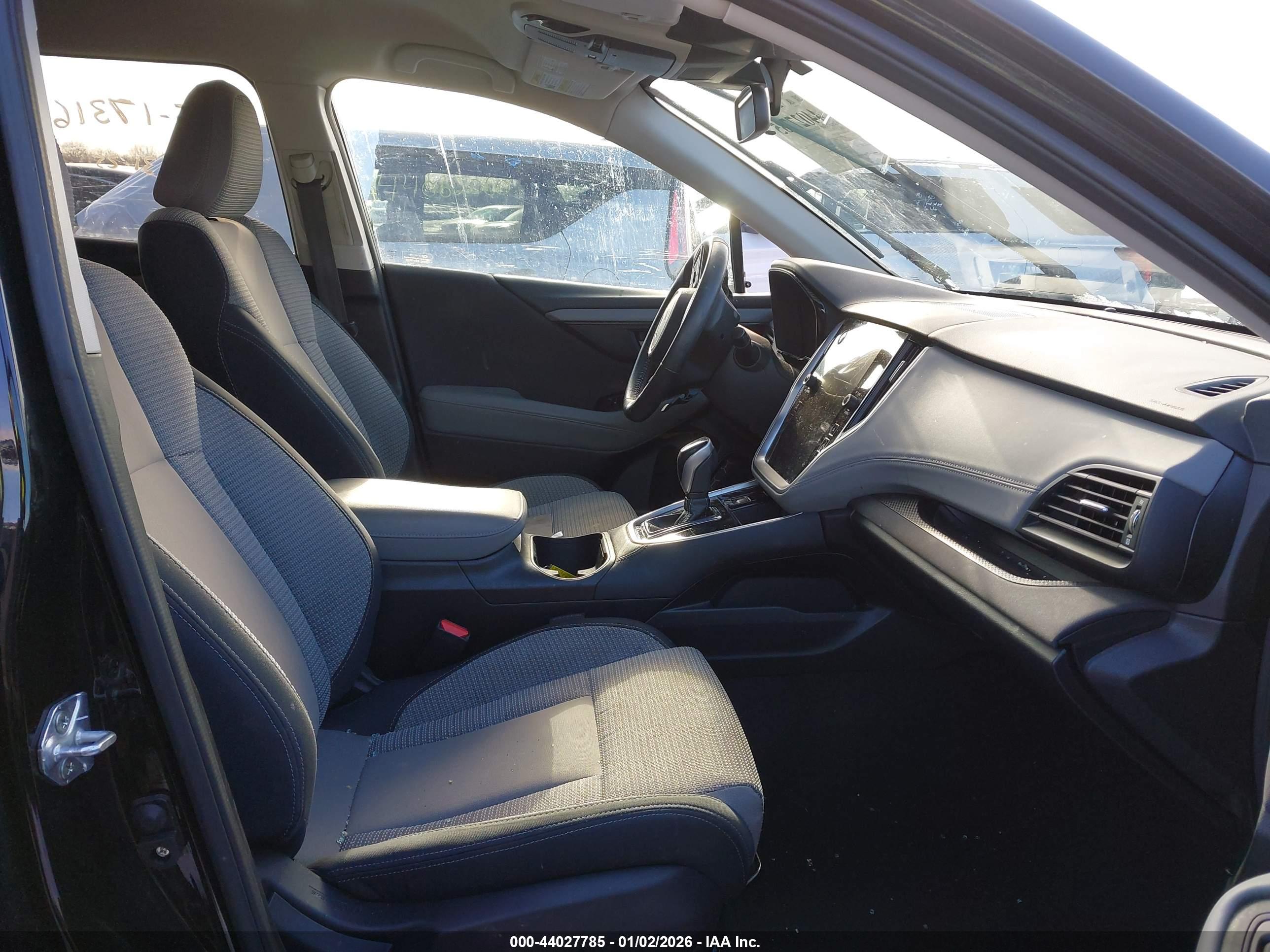 SUBARU OUTBACK image 5