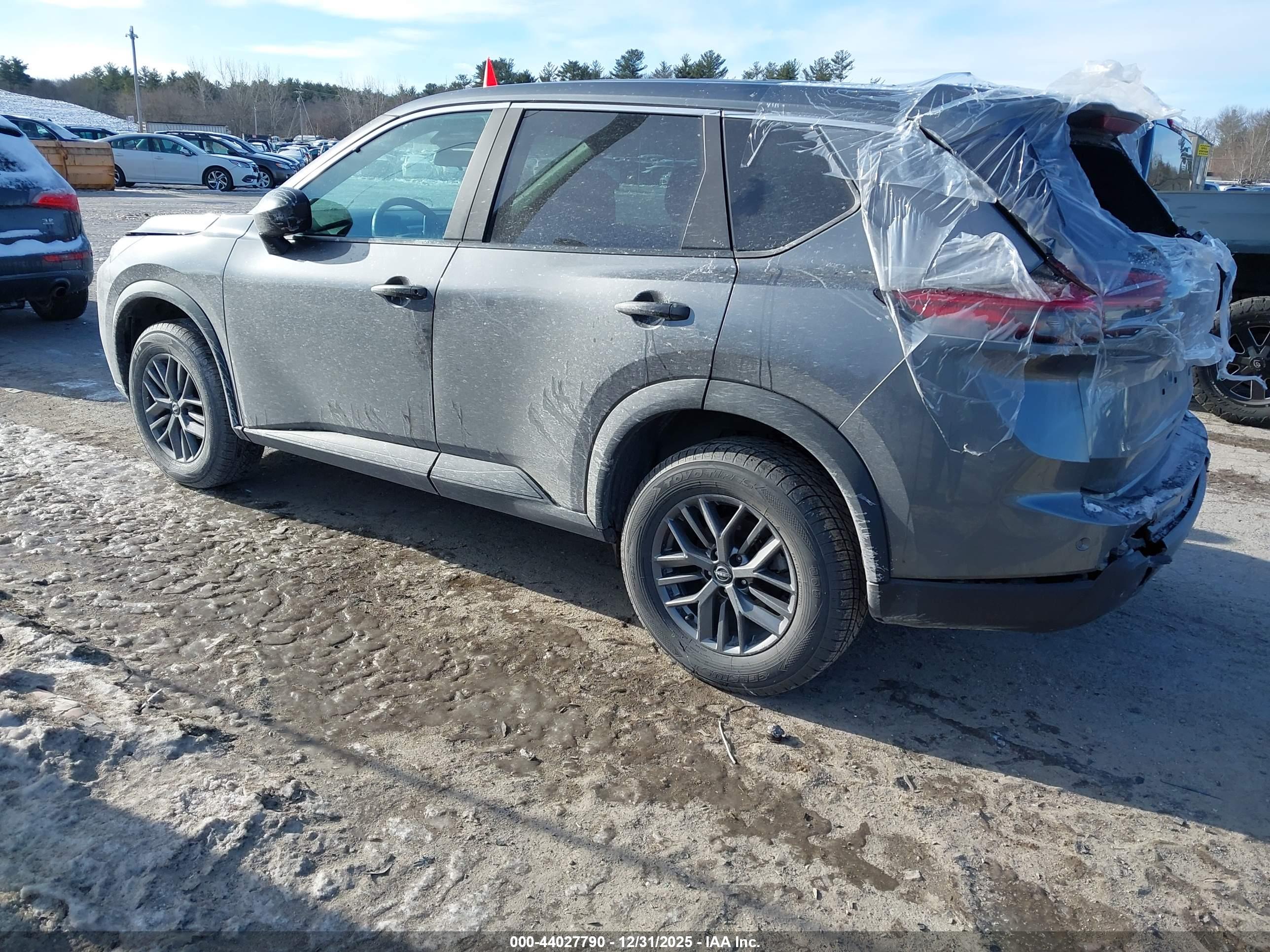NISSAN ROGUE image 3