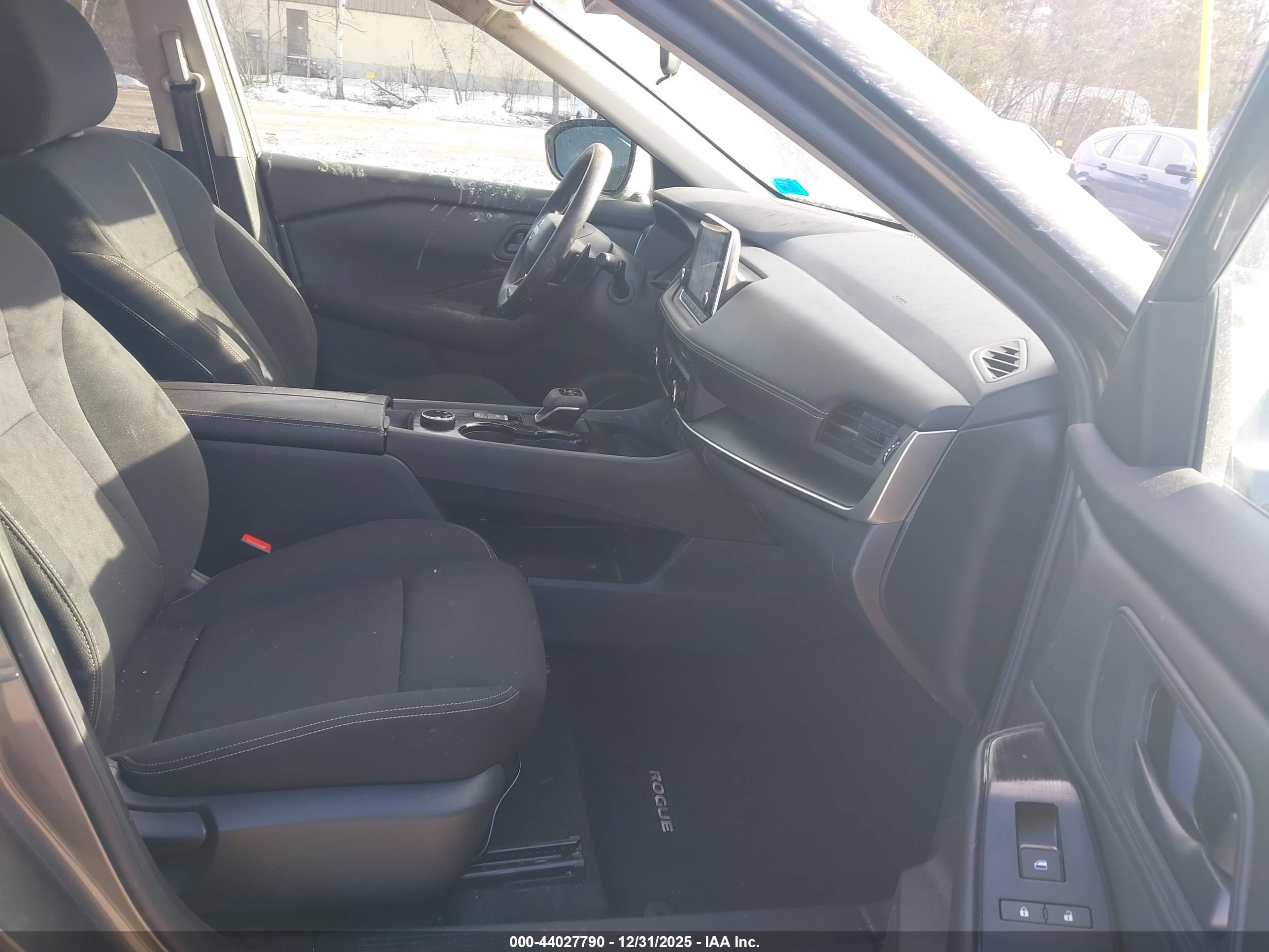 NISSAN ROGUE image 5