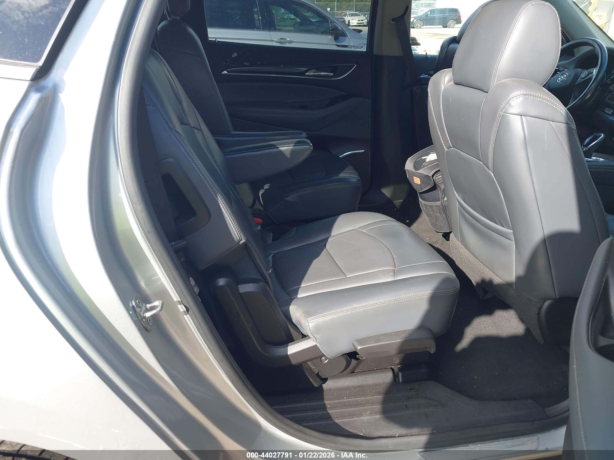 BUICK ENCLAVE image 8