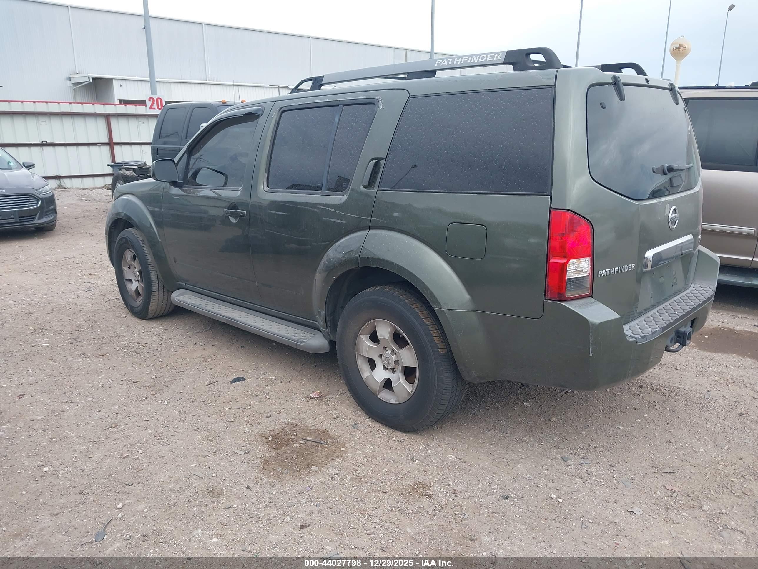 NISSAN PATHFINDER image 3