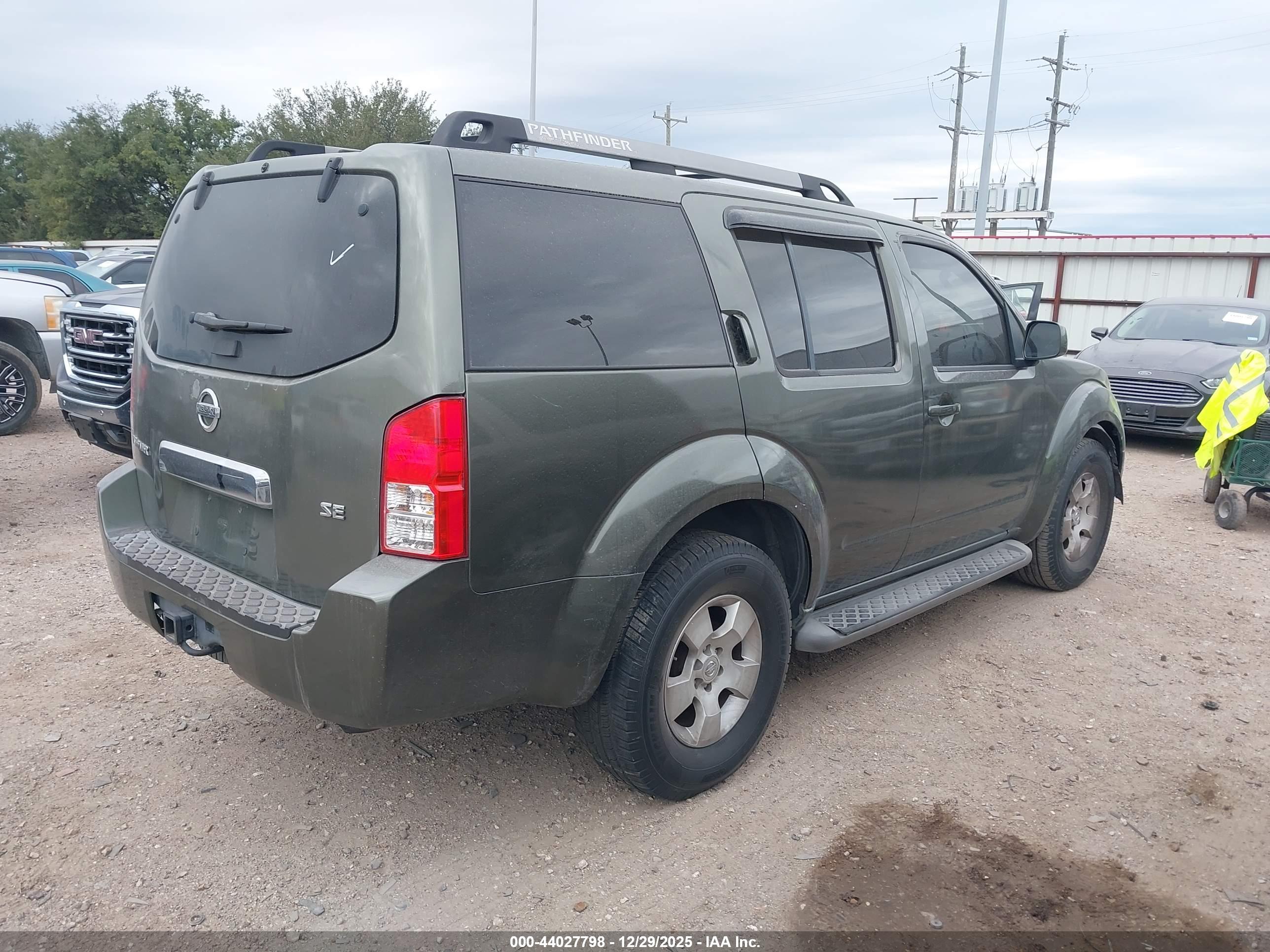 NISSAN PATHFINDER image 4