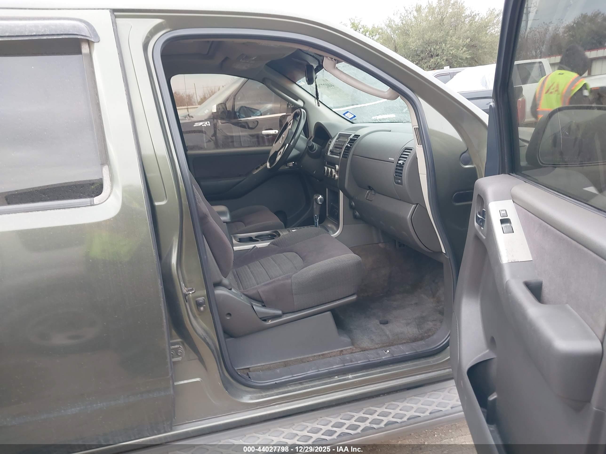 NISSAN PATHFINDER image 5
