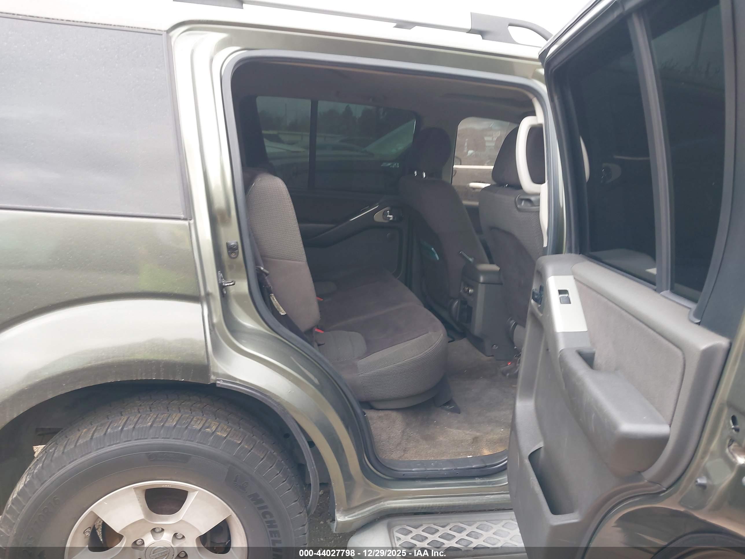 NISSAN PATHFINDER image 8