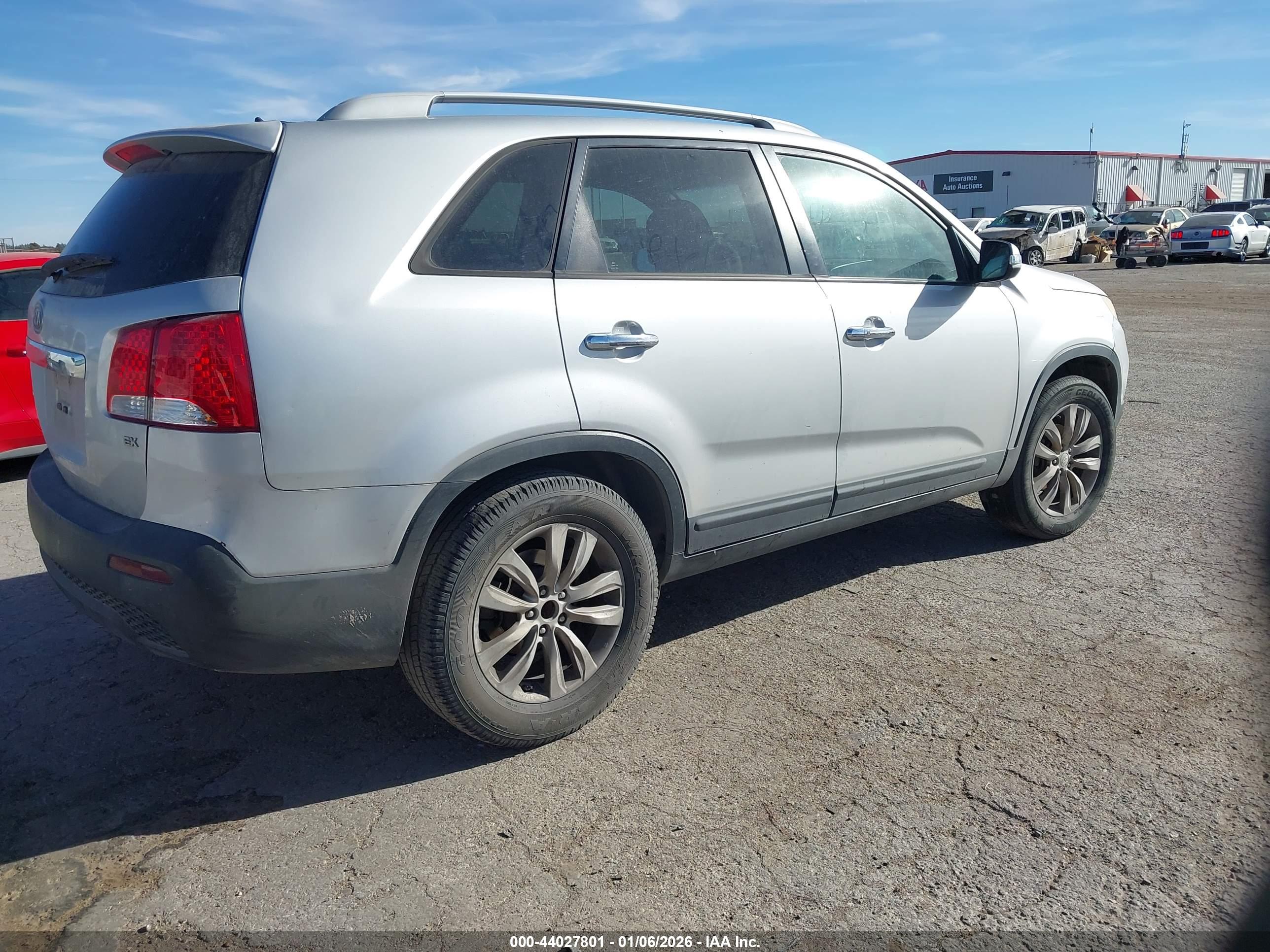 KIA SORENTO image 4