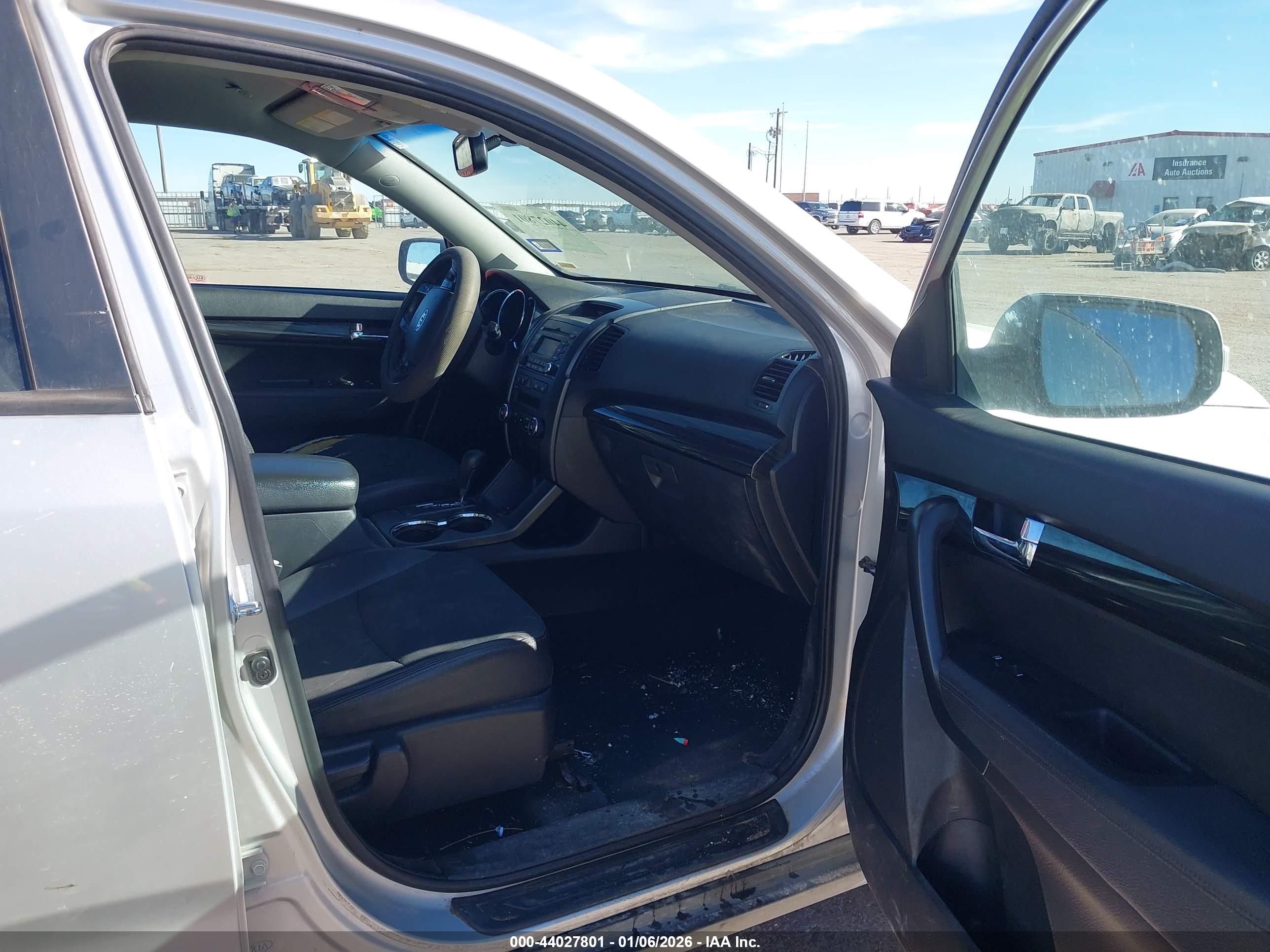 KIA SORENTO image 5