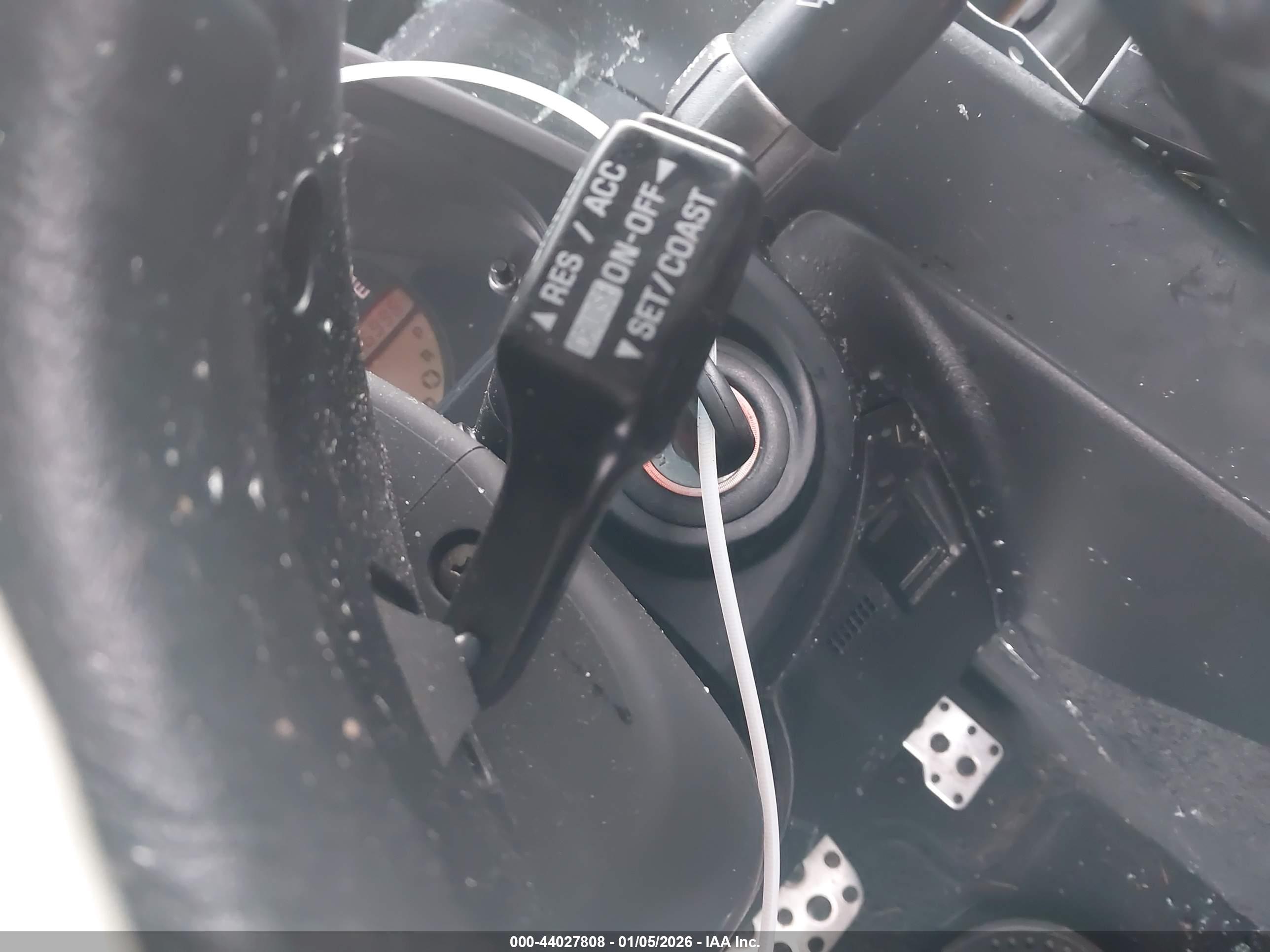 LEXUS IS image 11