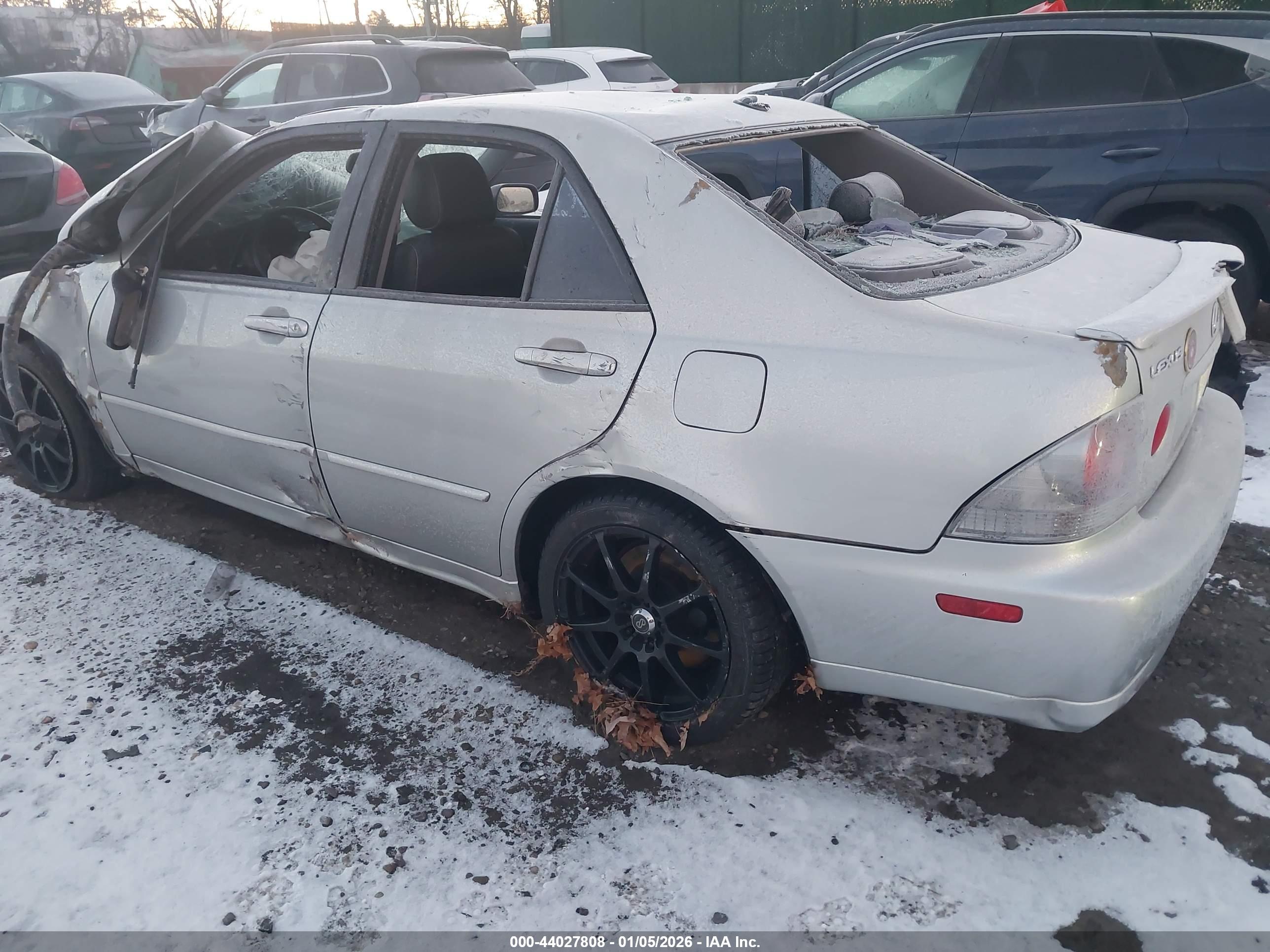 LEXUS IS image 3