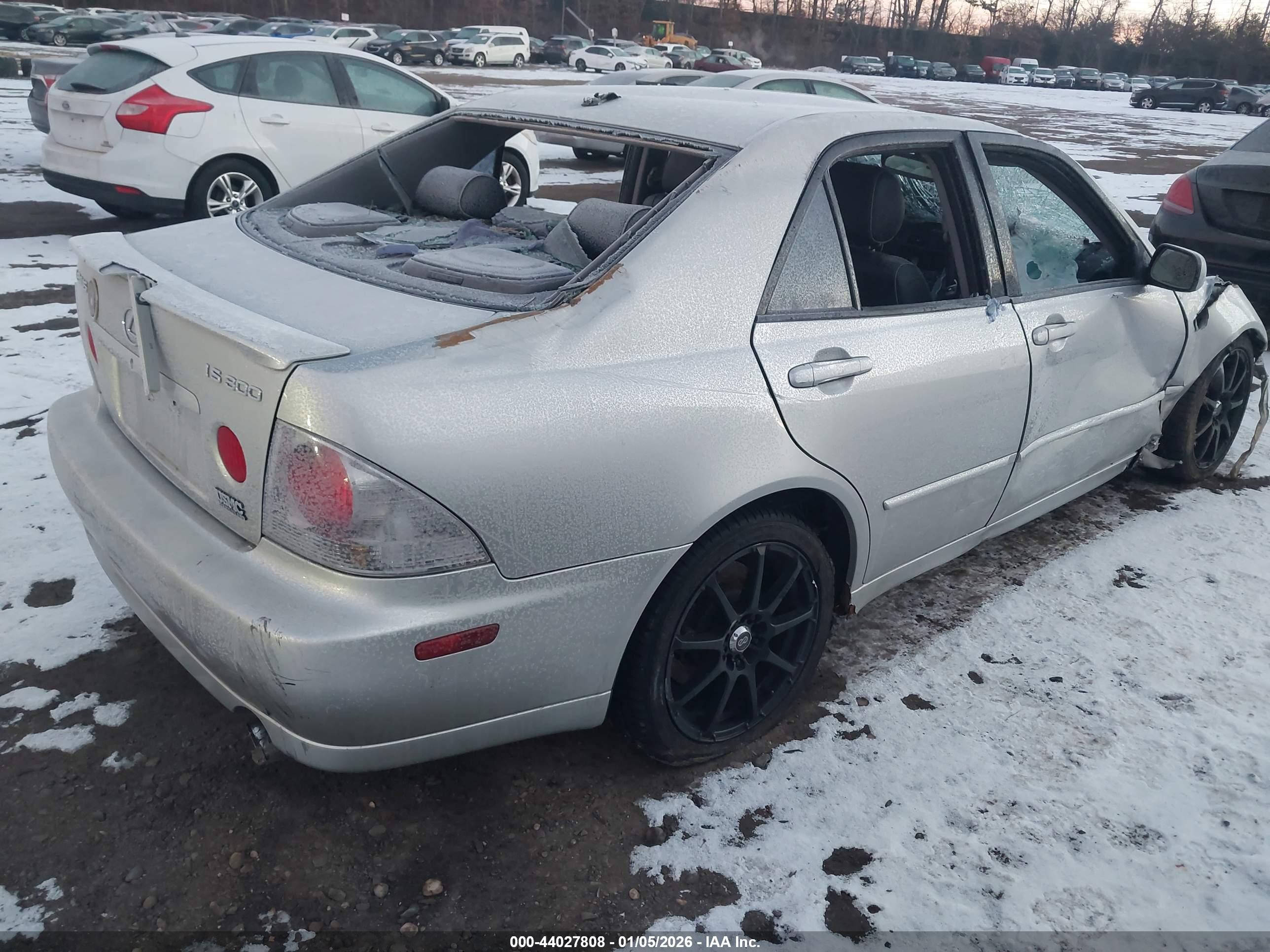 LEXUS IS image 4