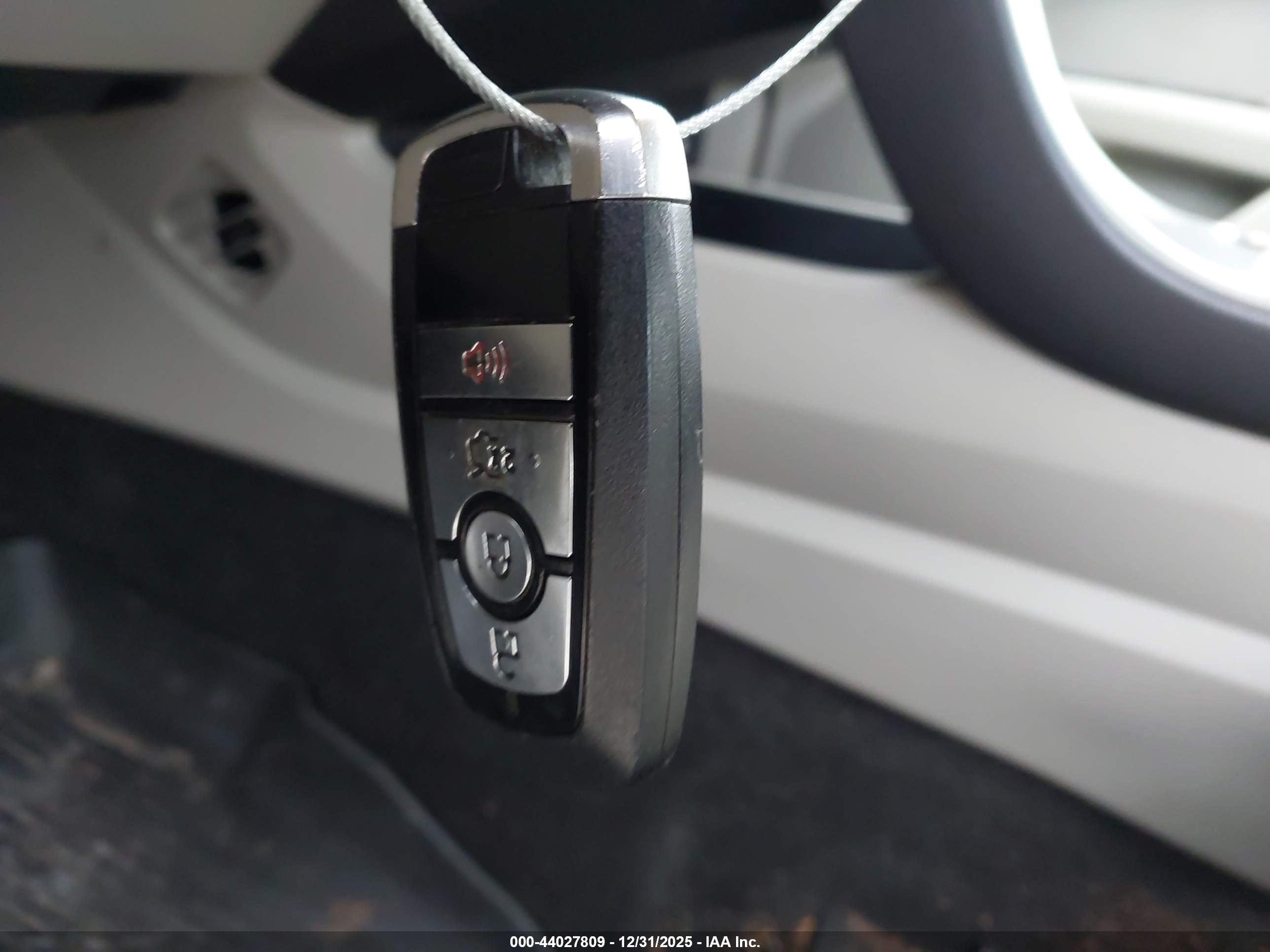 FORD FUSION image 11