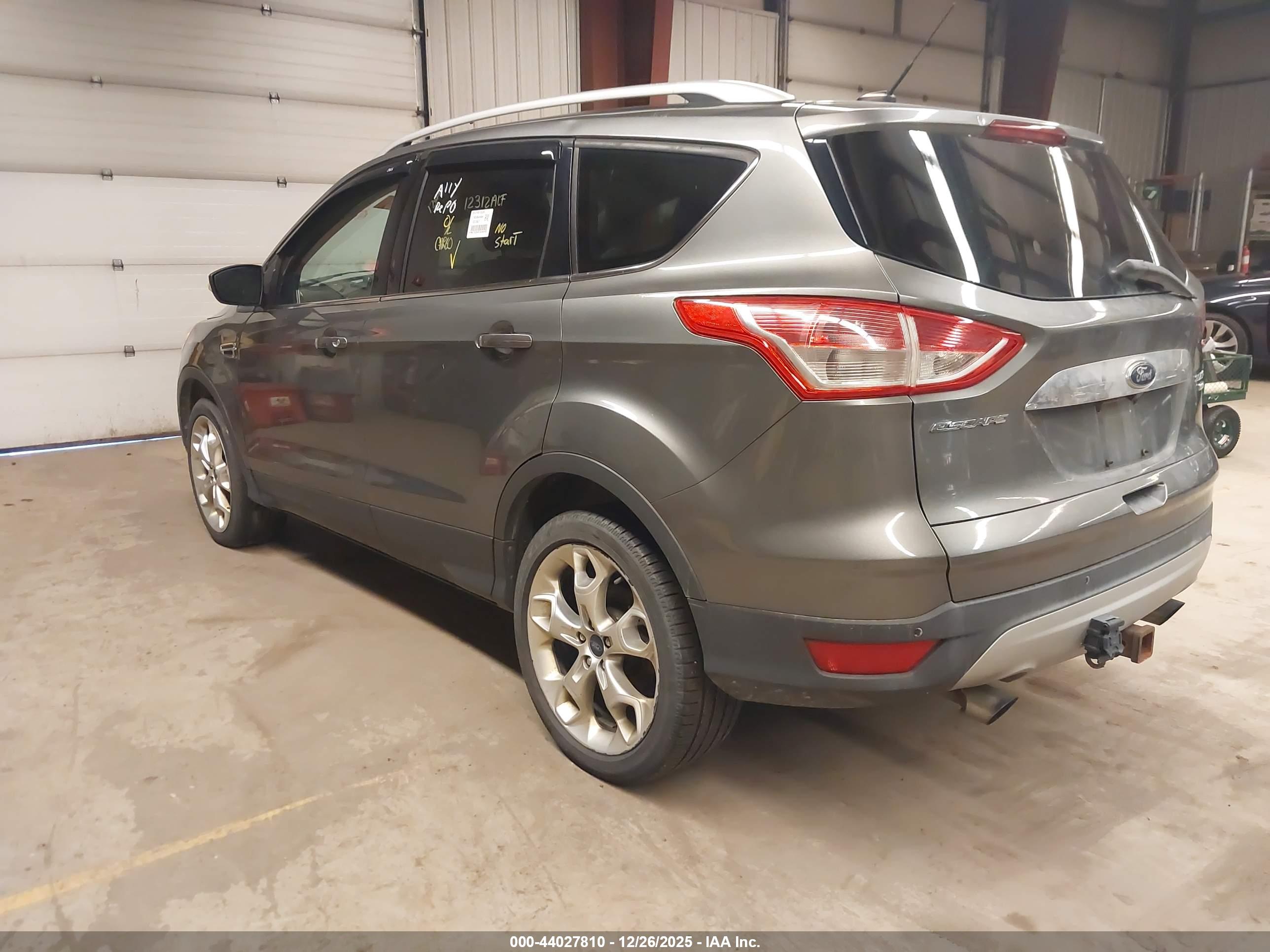 FORD ESCAPE image 3