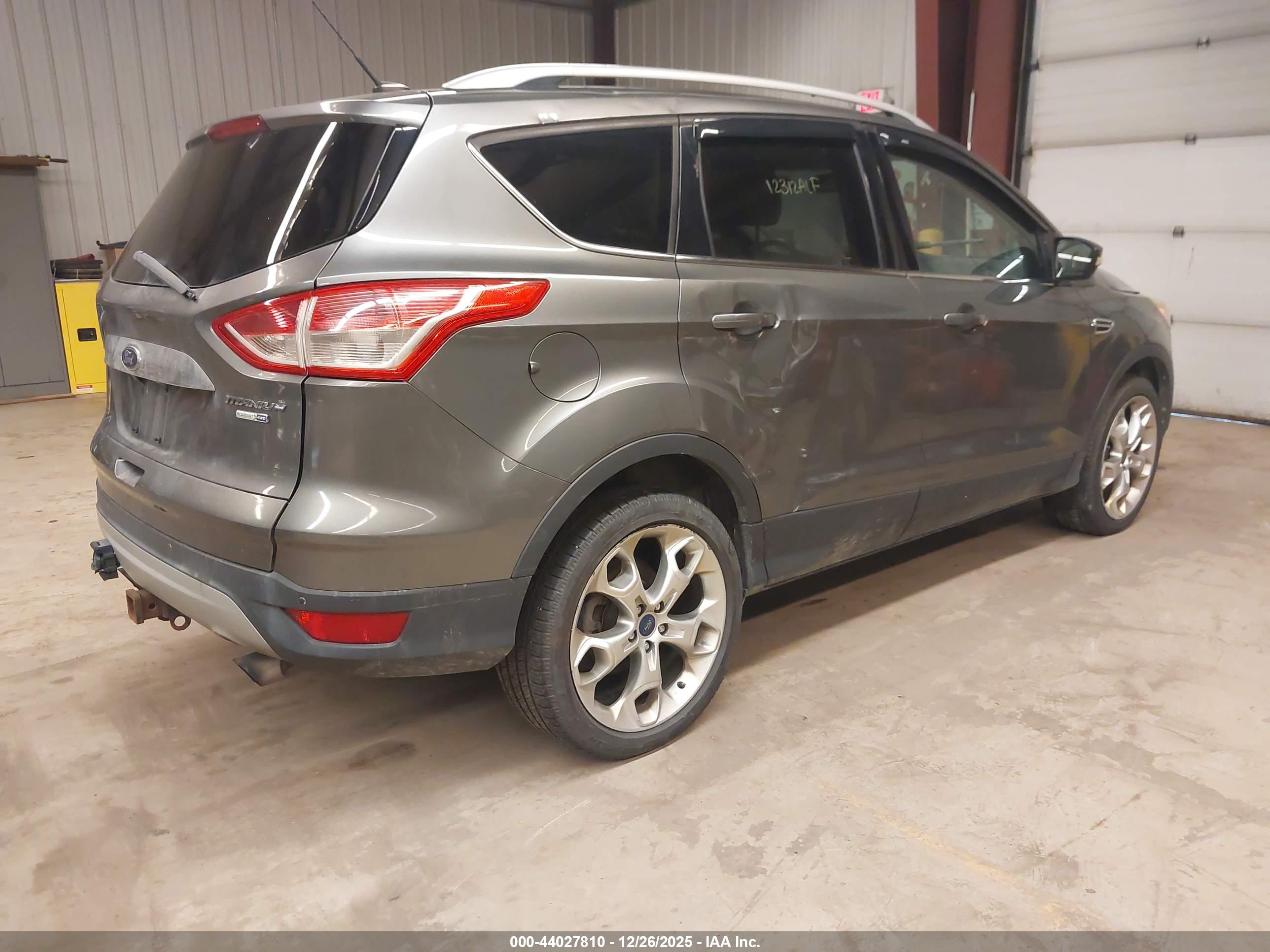 FORD ESCAPE image 4