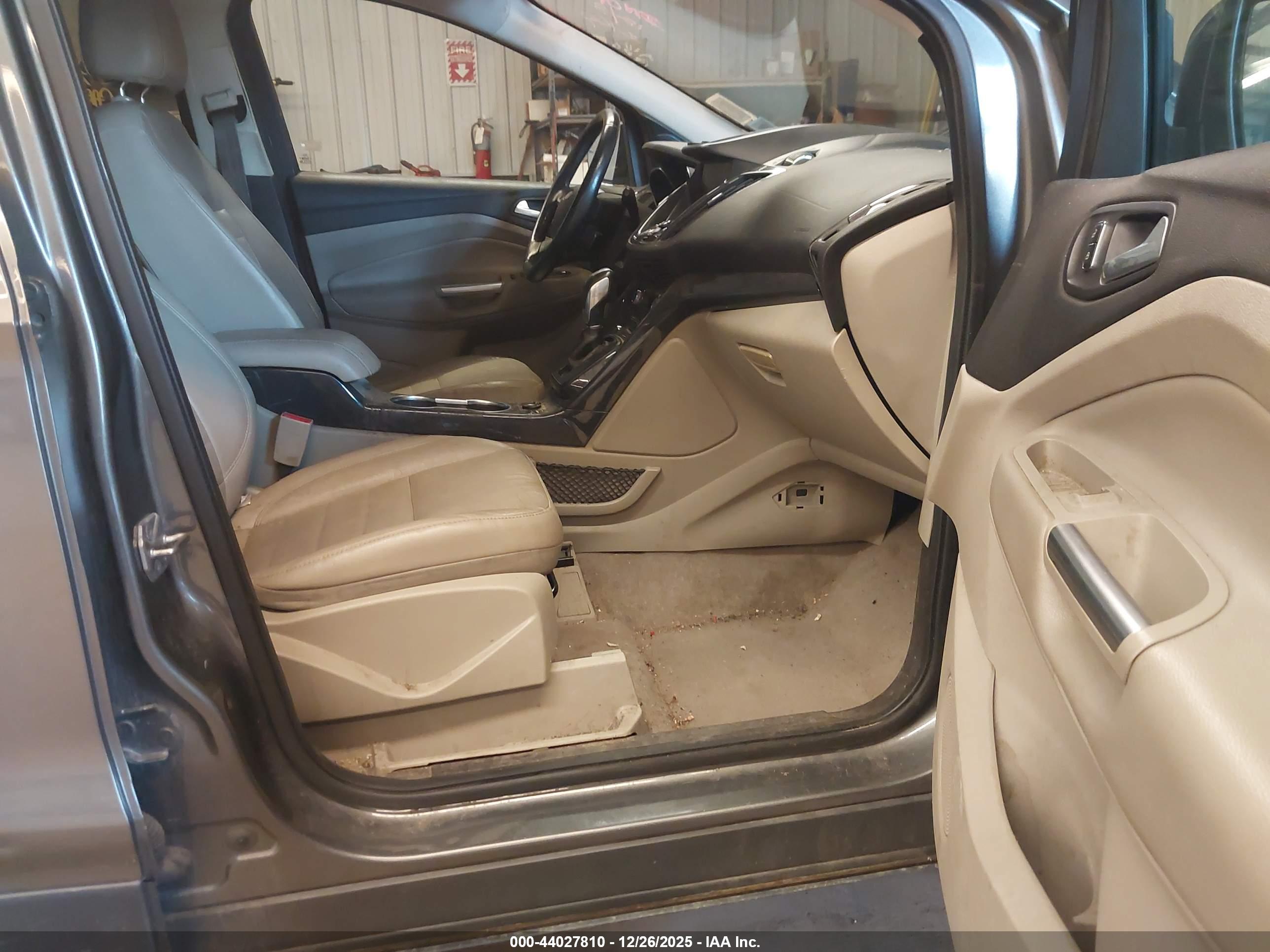 FORD ESCAPE image 5
