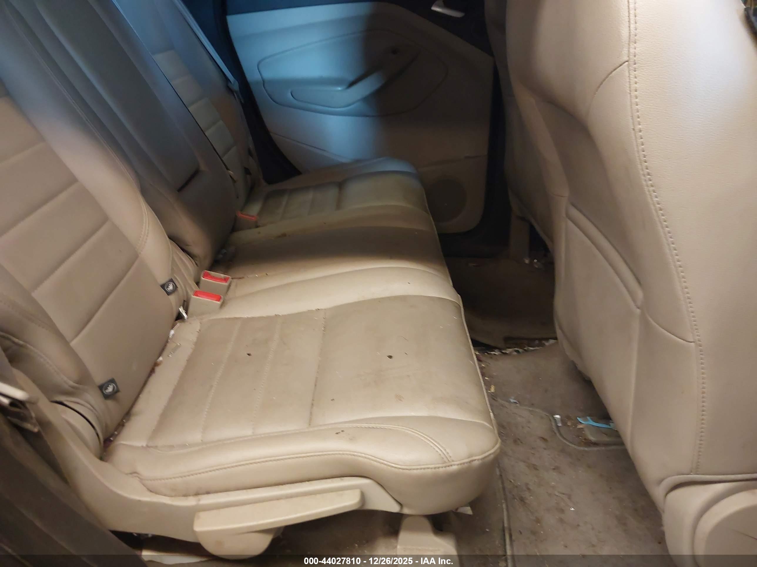 FORD ESCAPE image 8