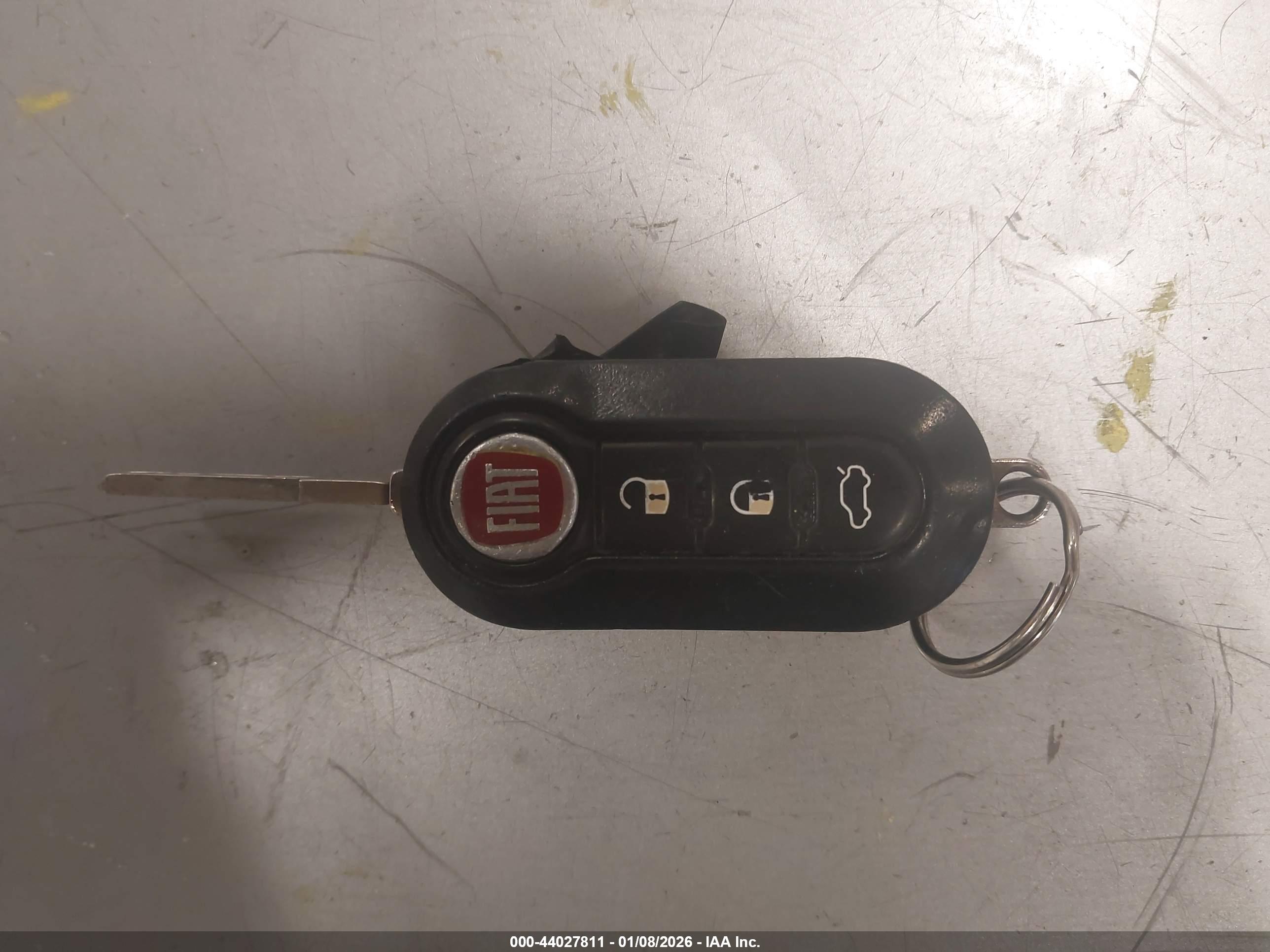 FIAT 500L image 11
