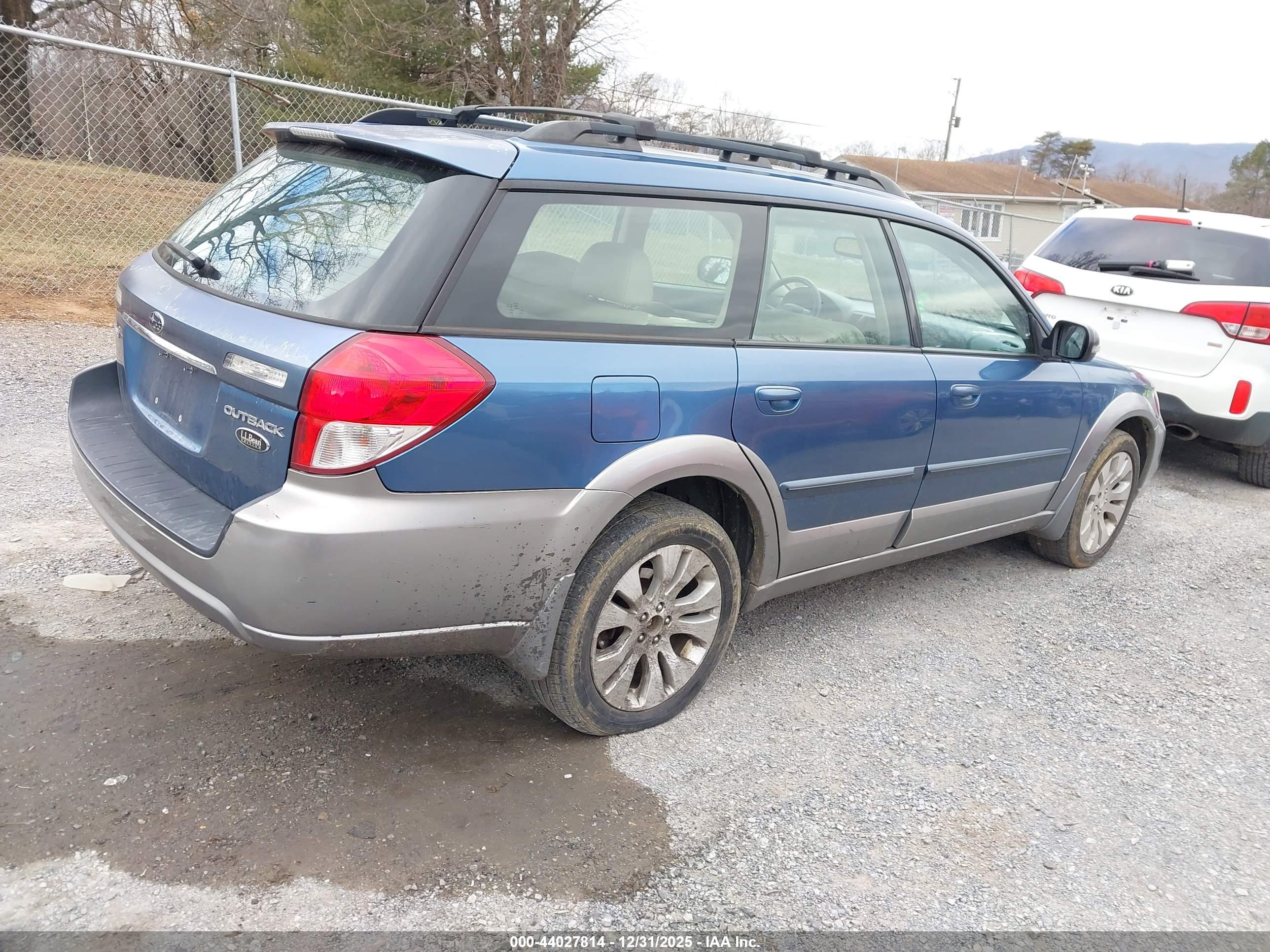 SUBARU OUTBACK image 4