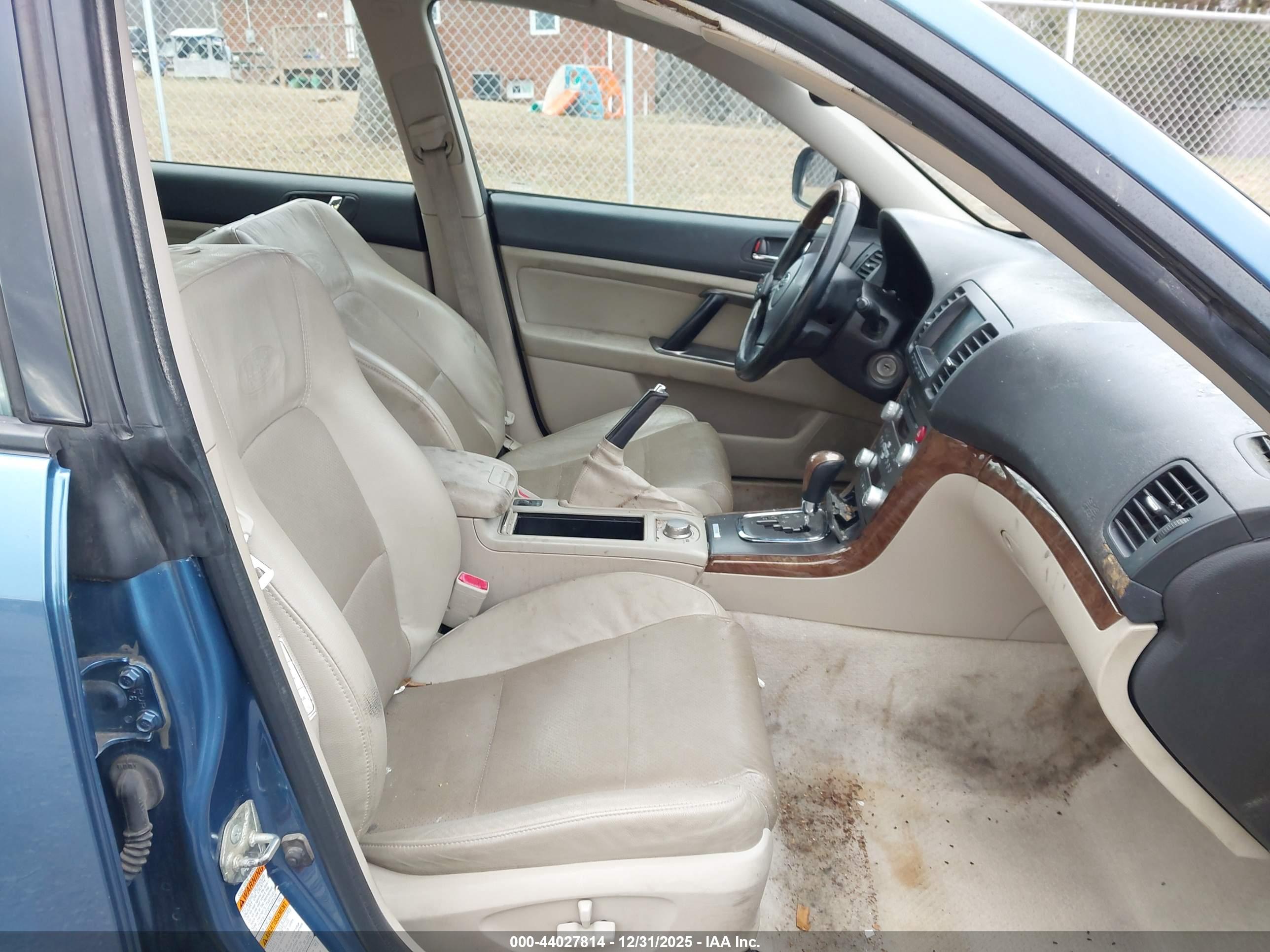 SUBARU OUTBACK image 5