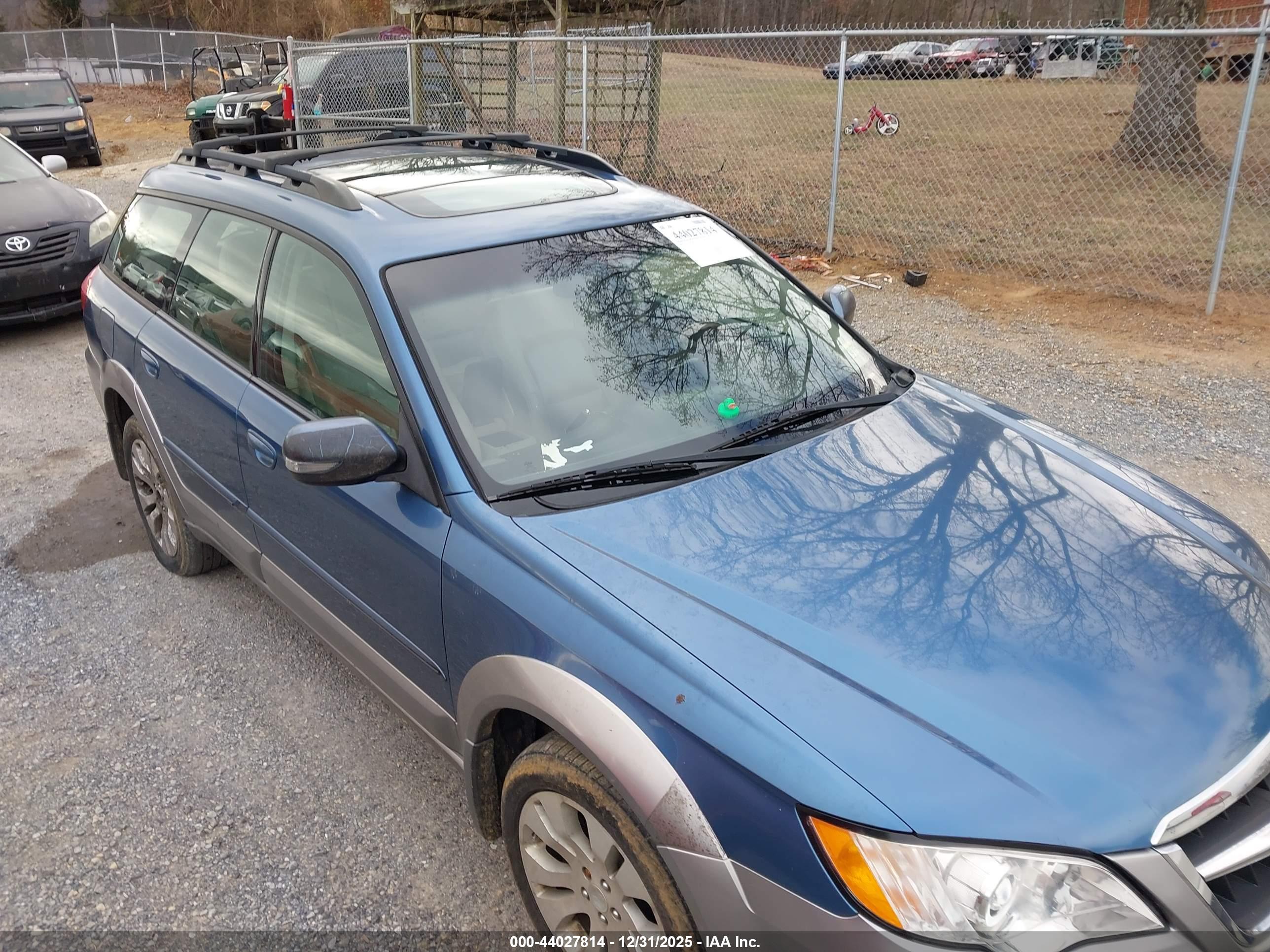 SUBARU OUTBACK image 6