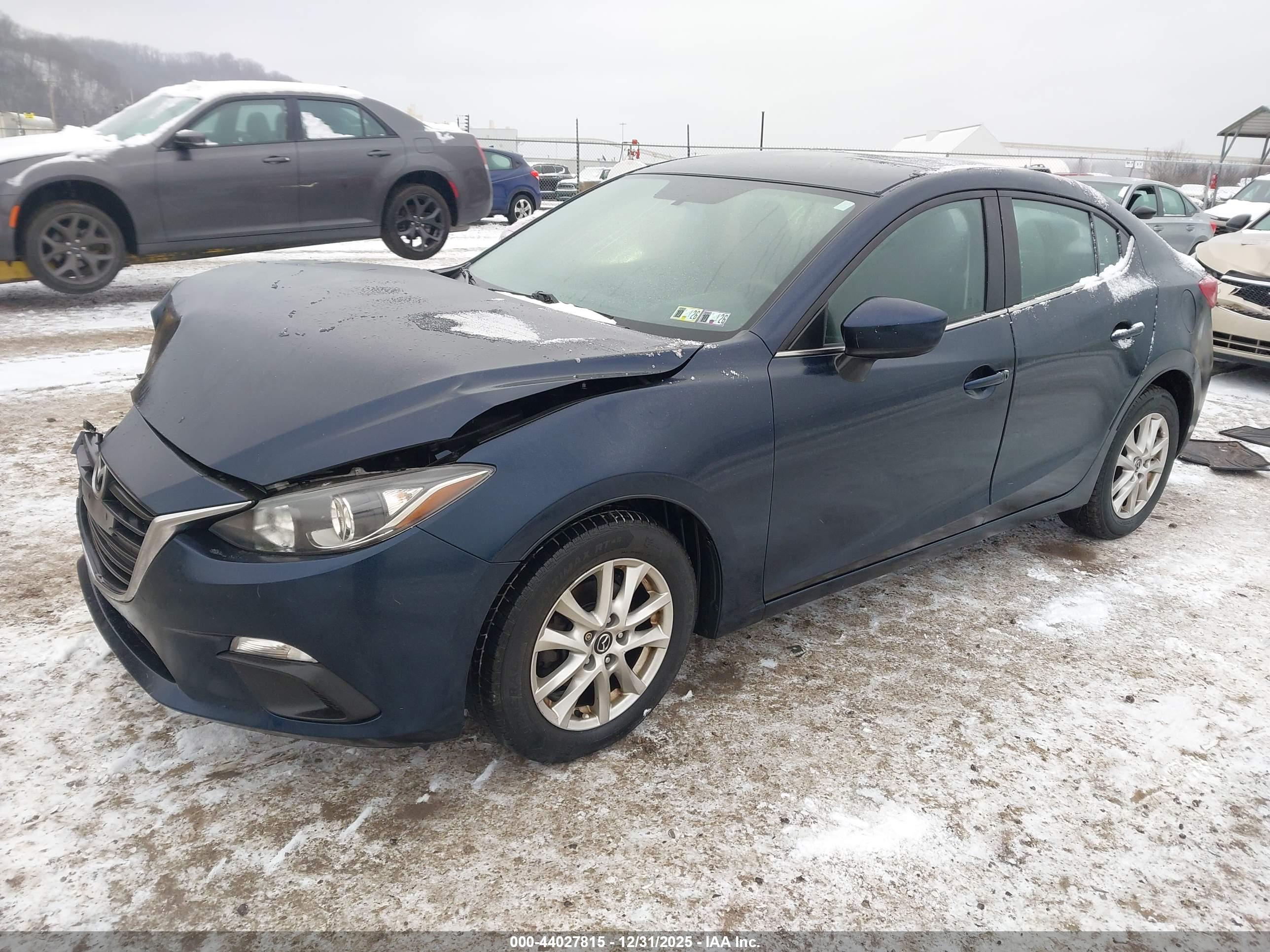 MAZDA MAZDA3 image 2