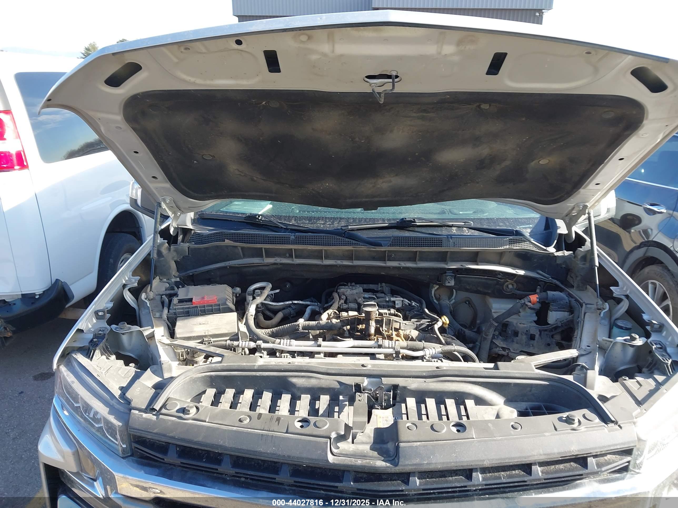 CHEVROLET SILVERADO image 10