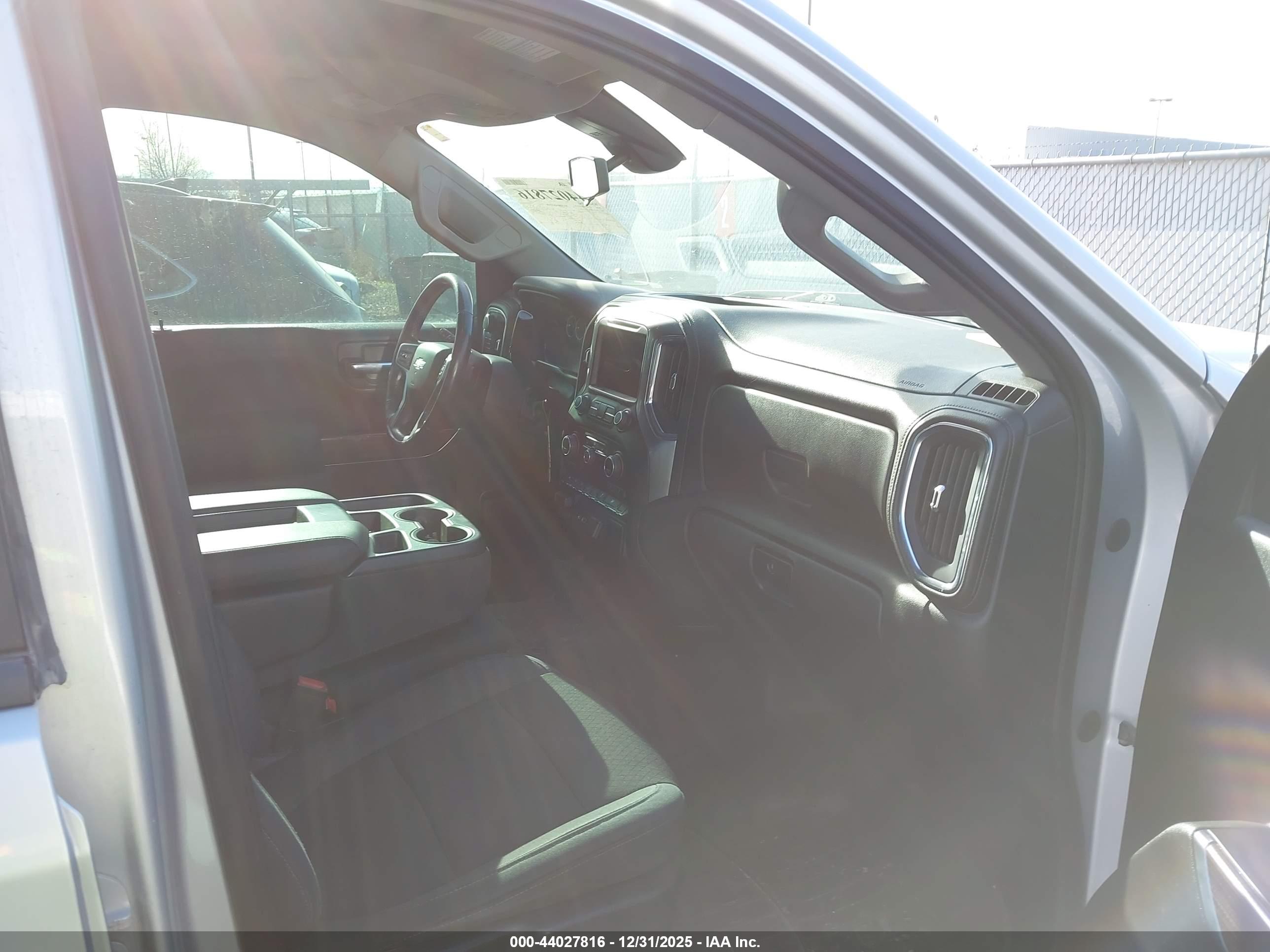 CHEVROLET SILVERADO image 5