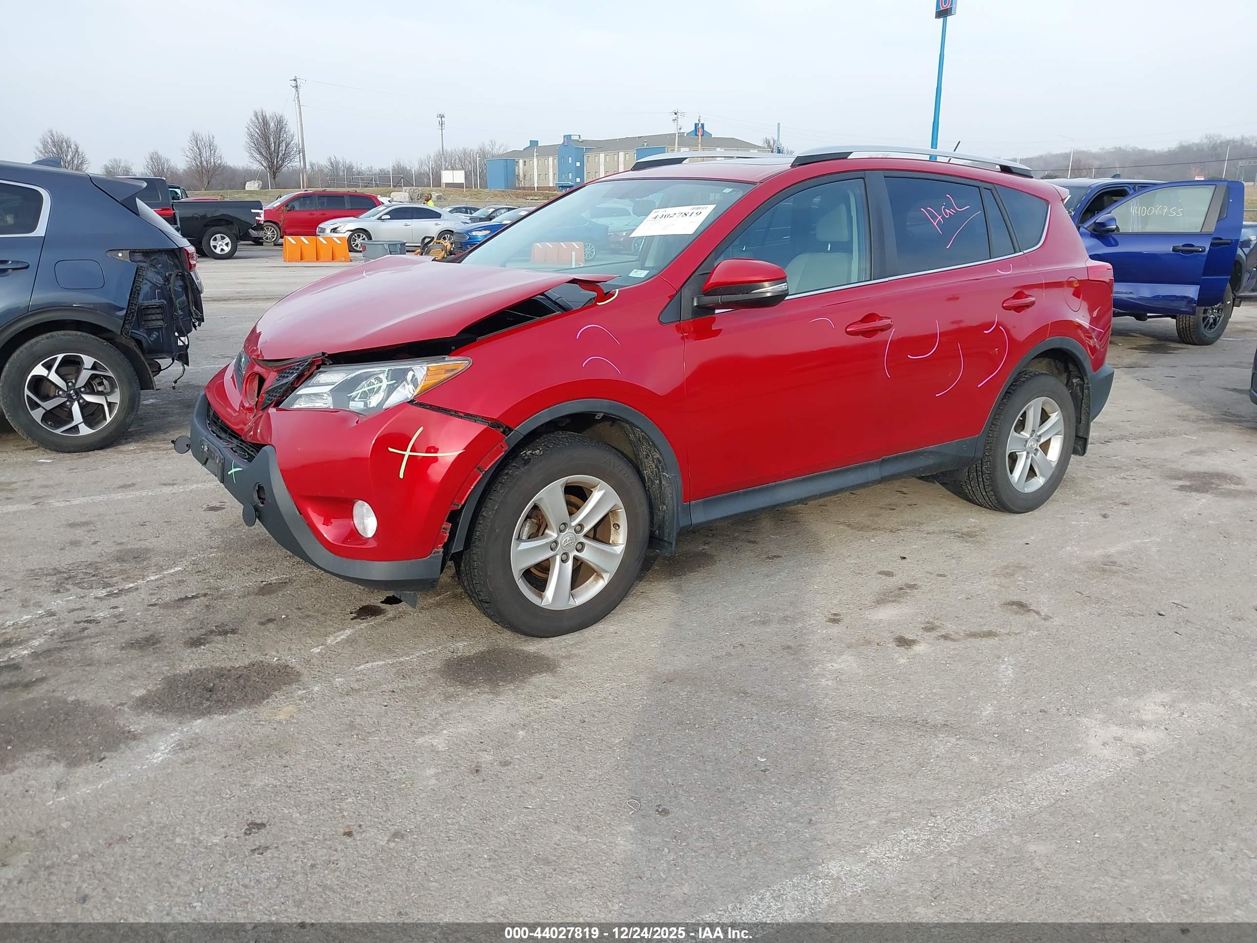 TOYOTA RAV4 image 2