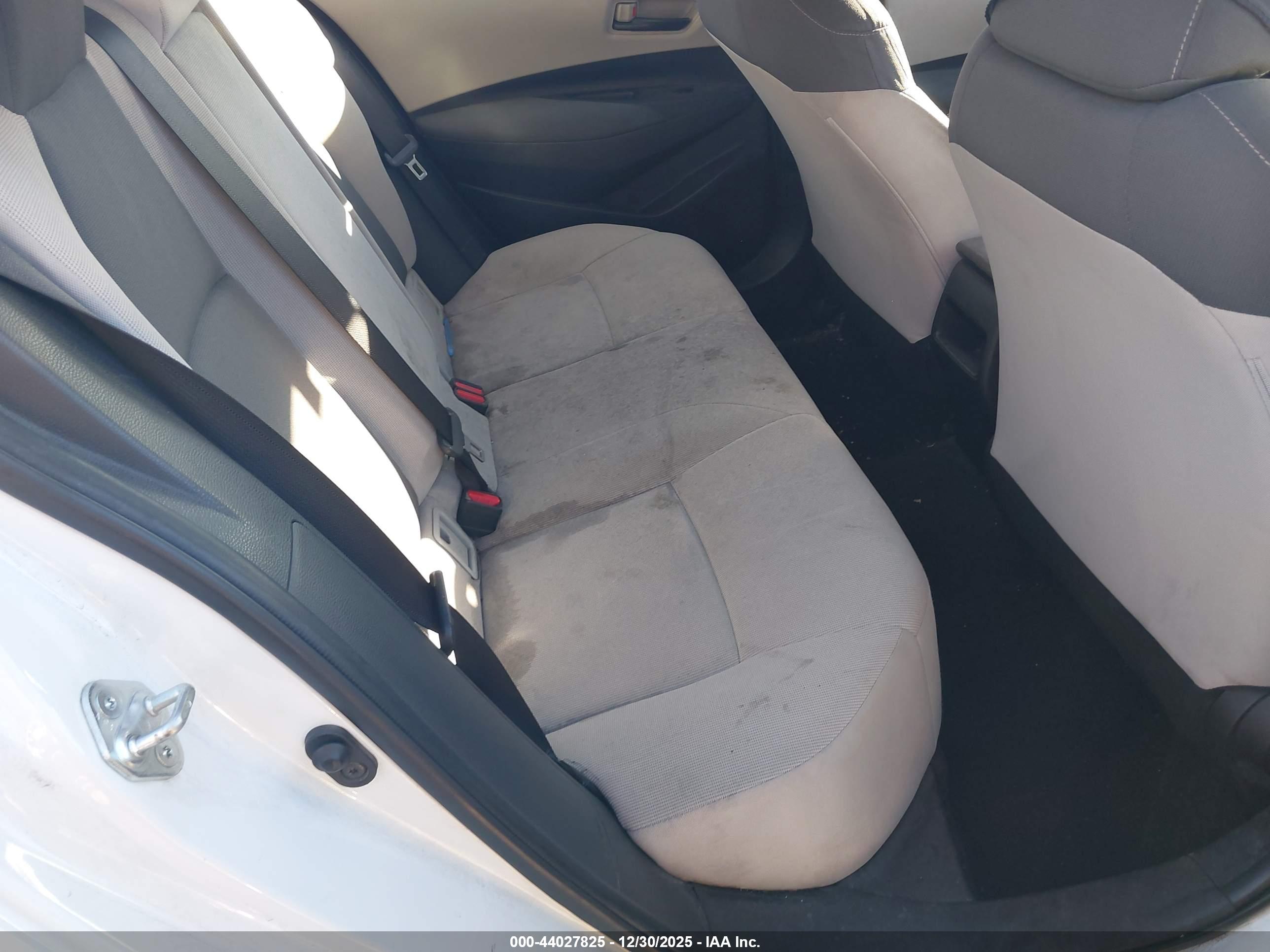TOYOTA COROLLA image 8