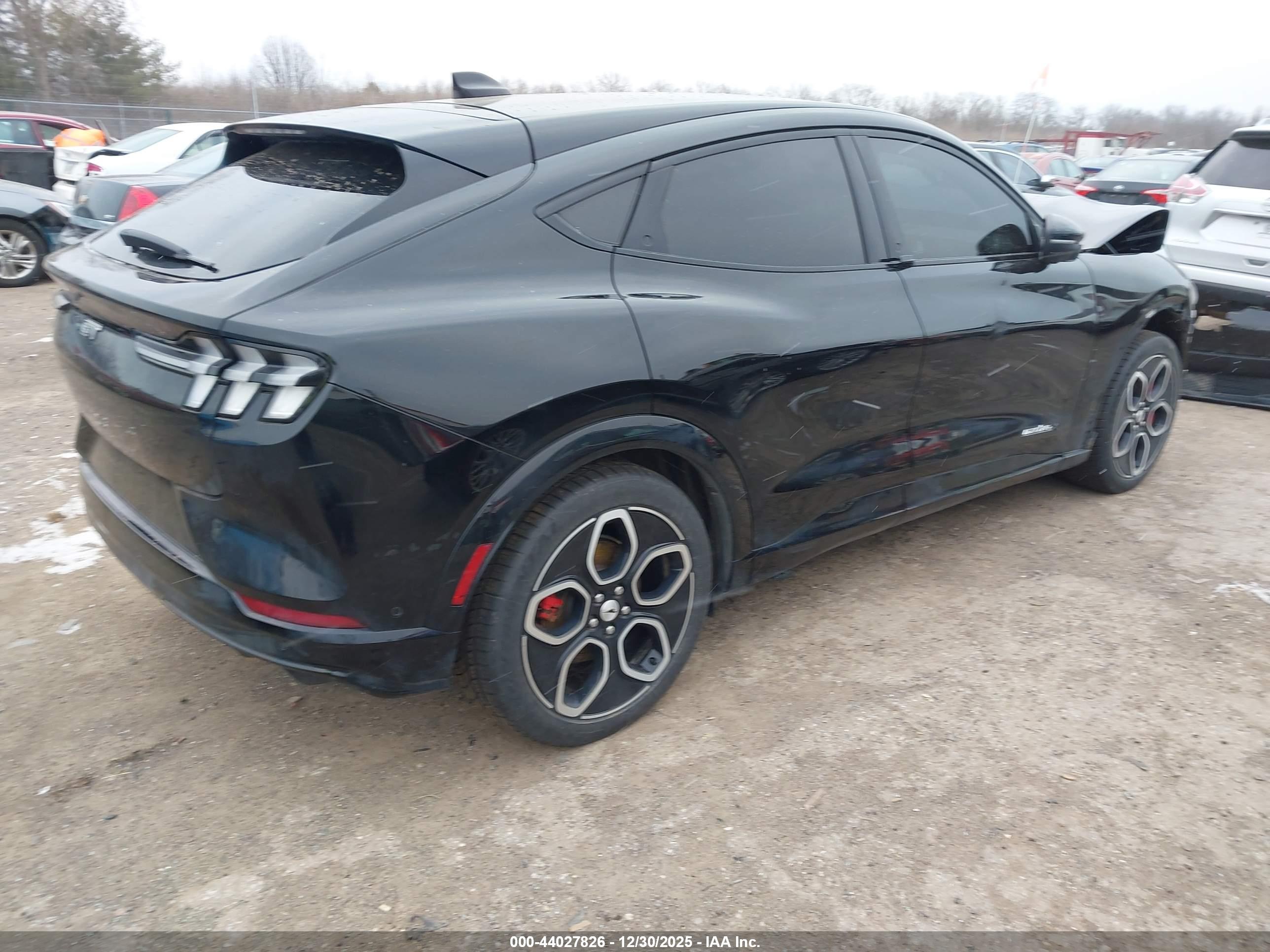 FORD MUSTANG image 4