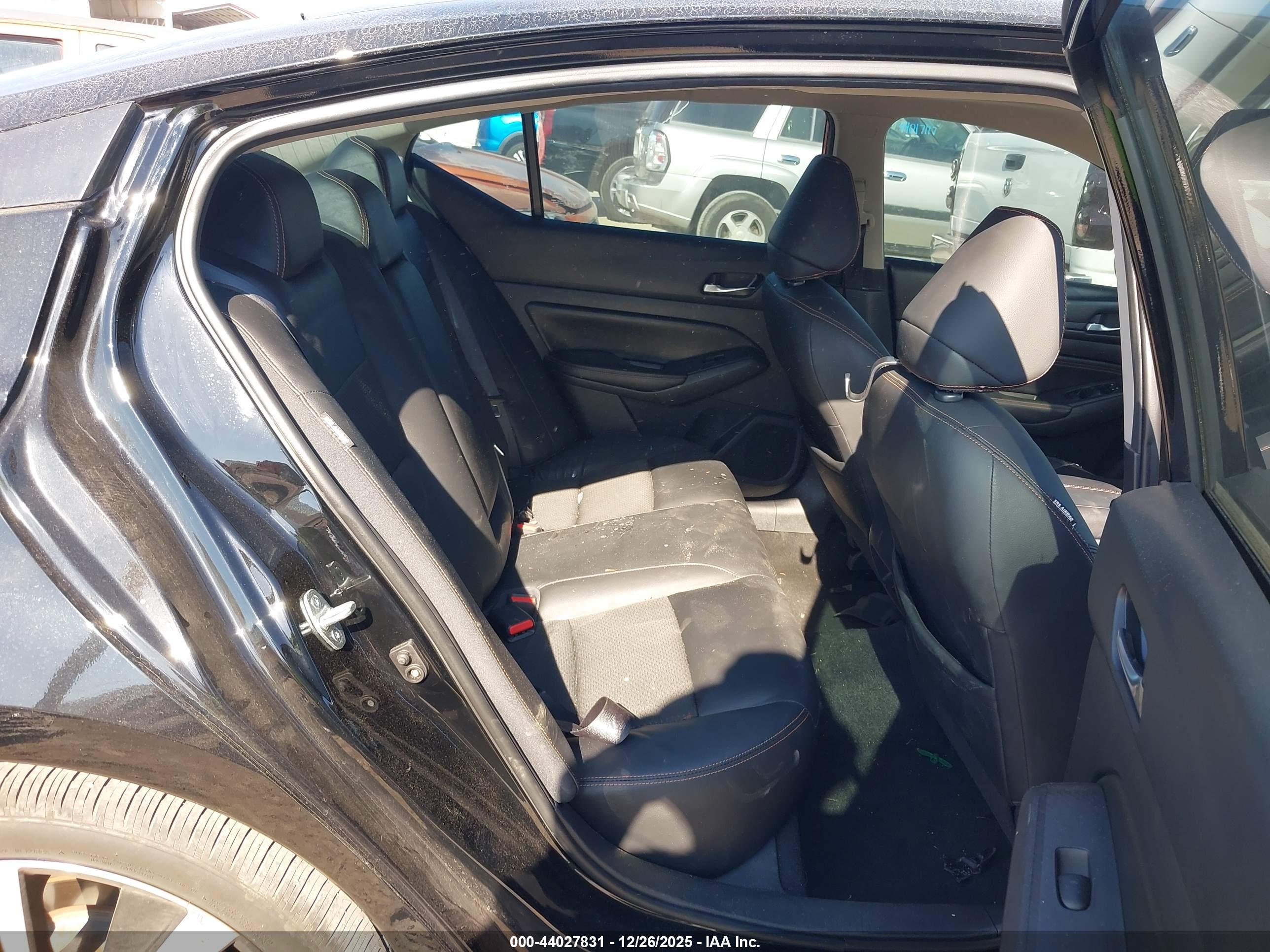NISSAN ALTIMA image 8