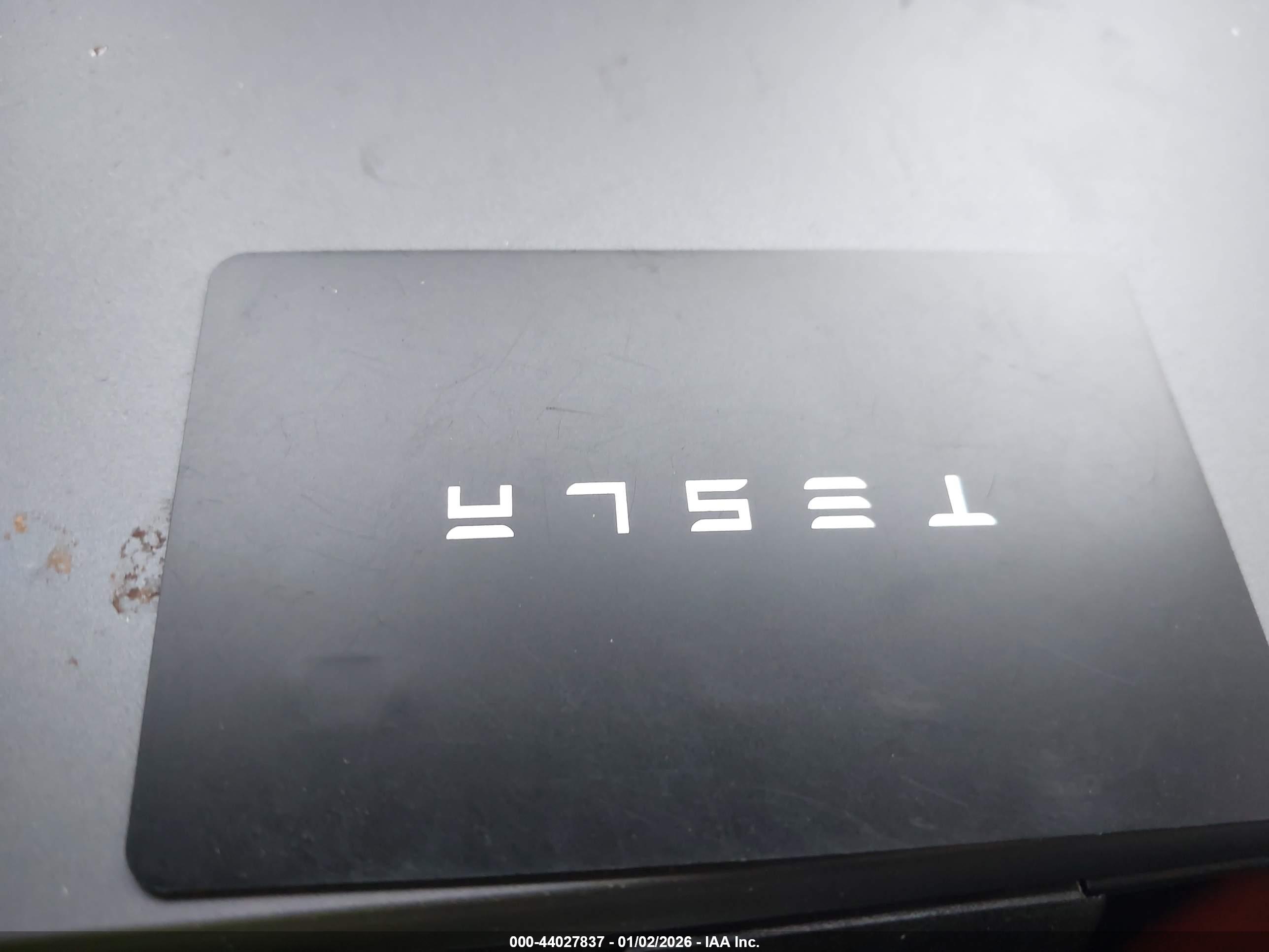 TESLA MODEL image 11