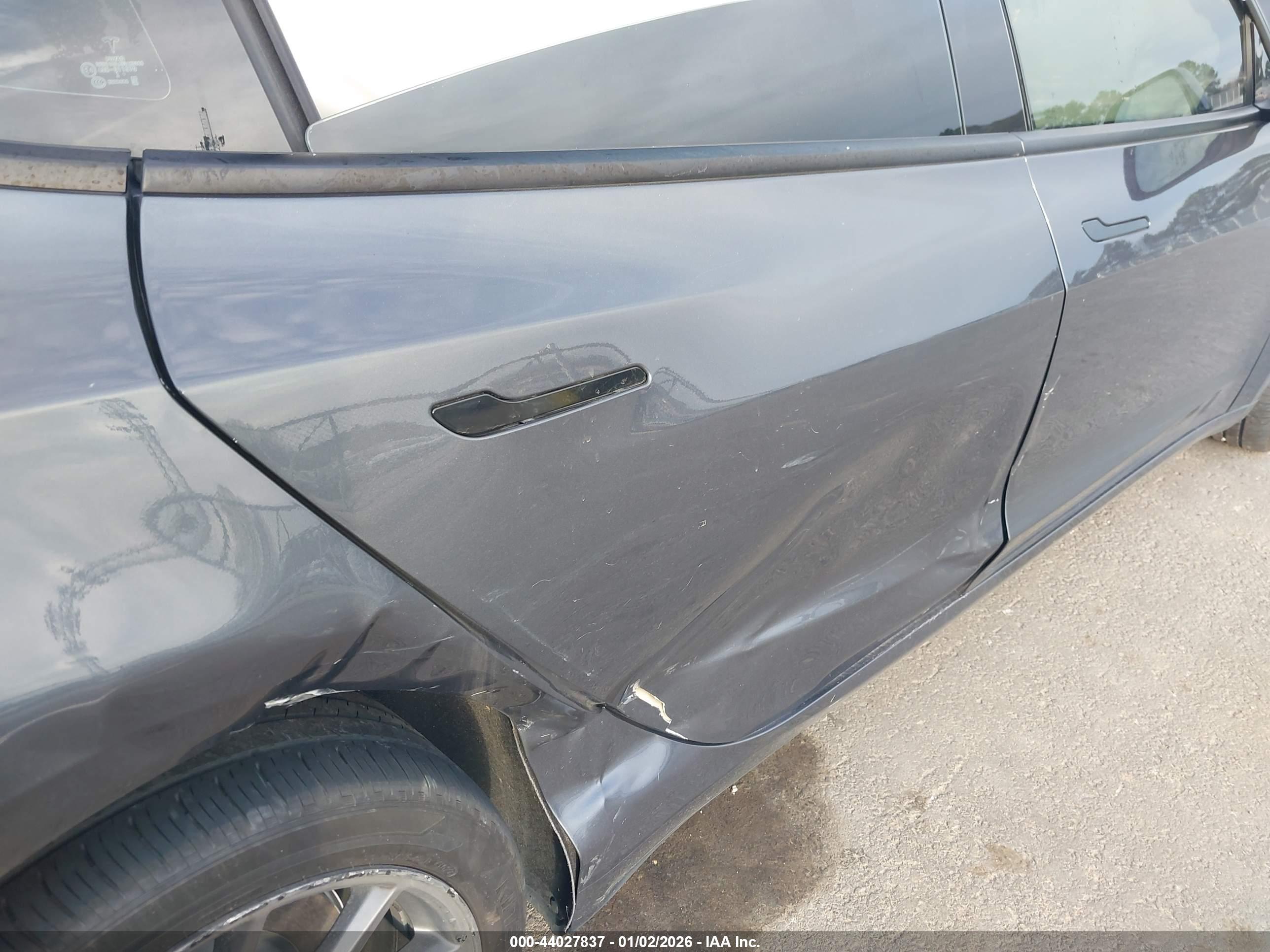 TESLA MODEL image 6