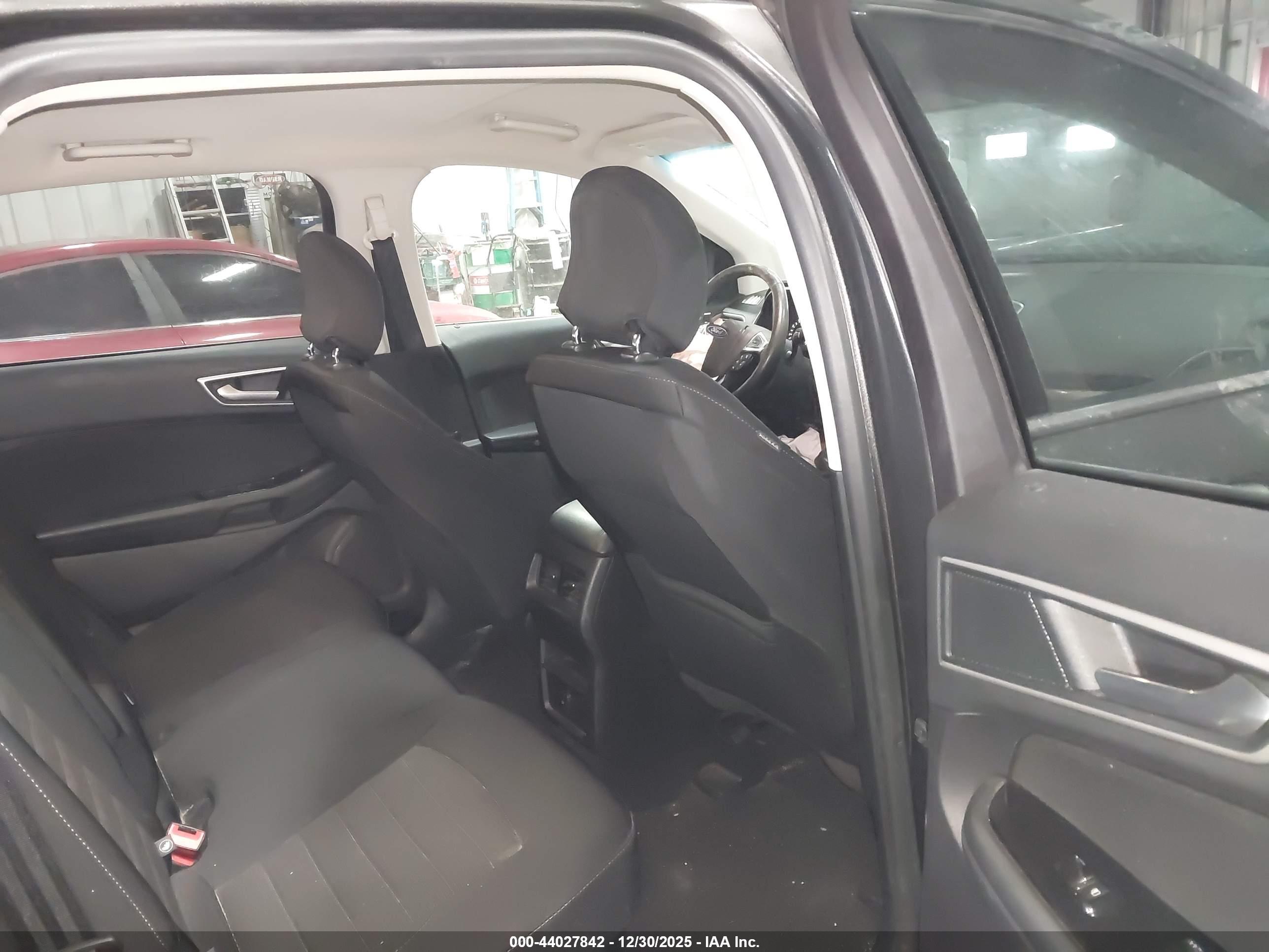 FORD EDGE image 8
