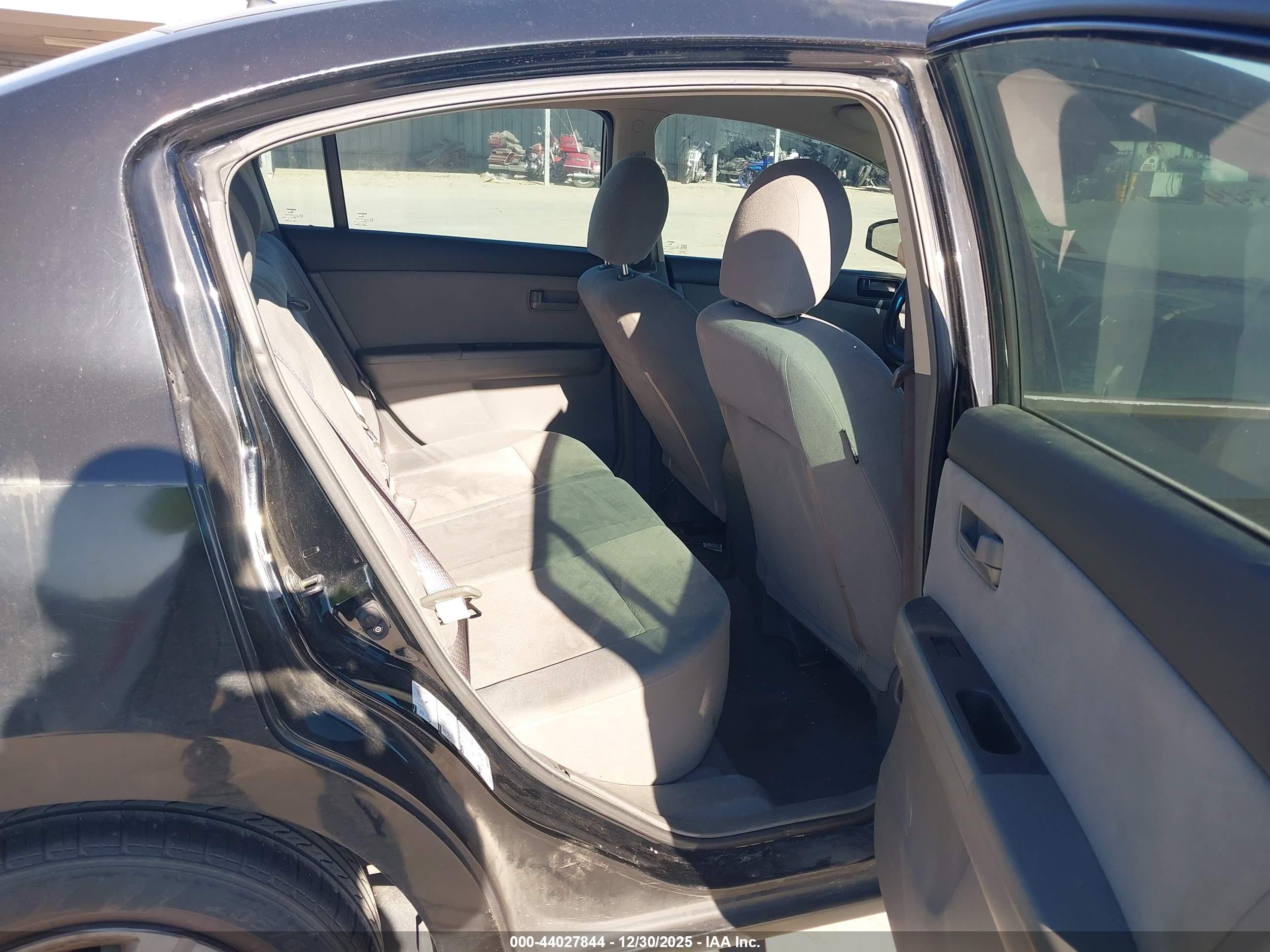 NISSAN SENTRA image 8