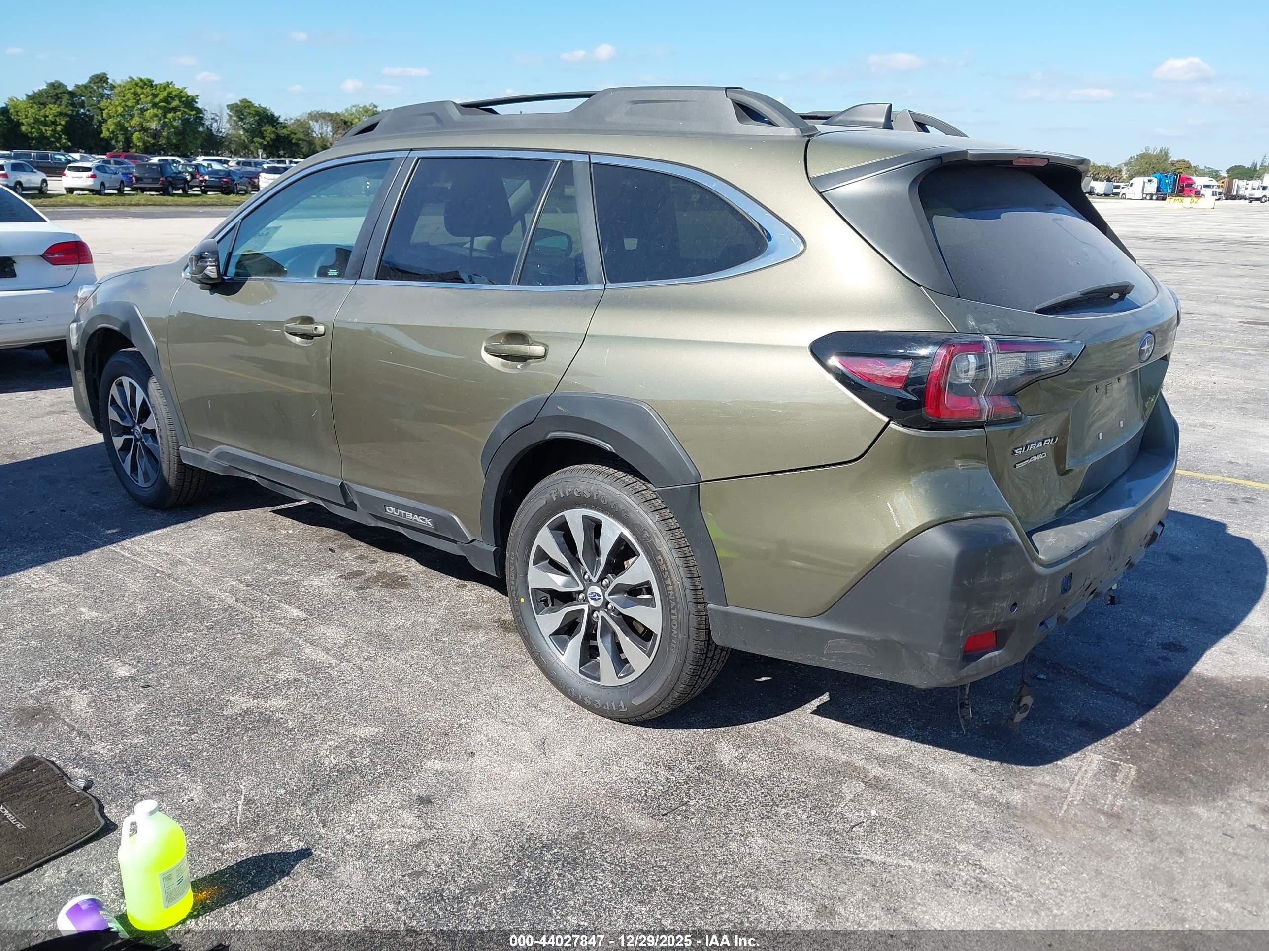SUBARU OUTBACK image 3